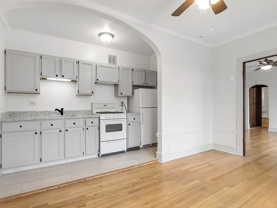 2342 N Spaulding Ave   60647 60647-unit#204-Chicago-IL