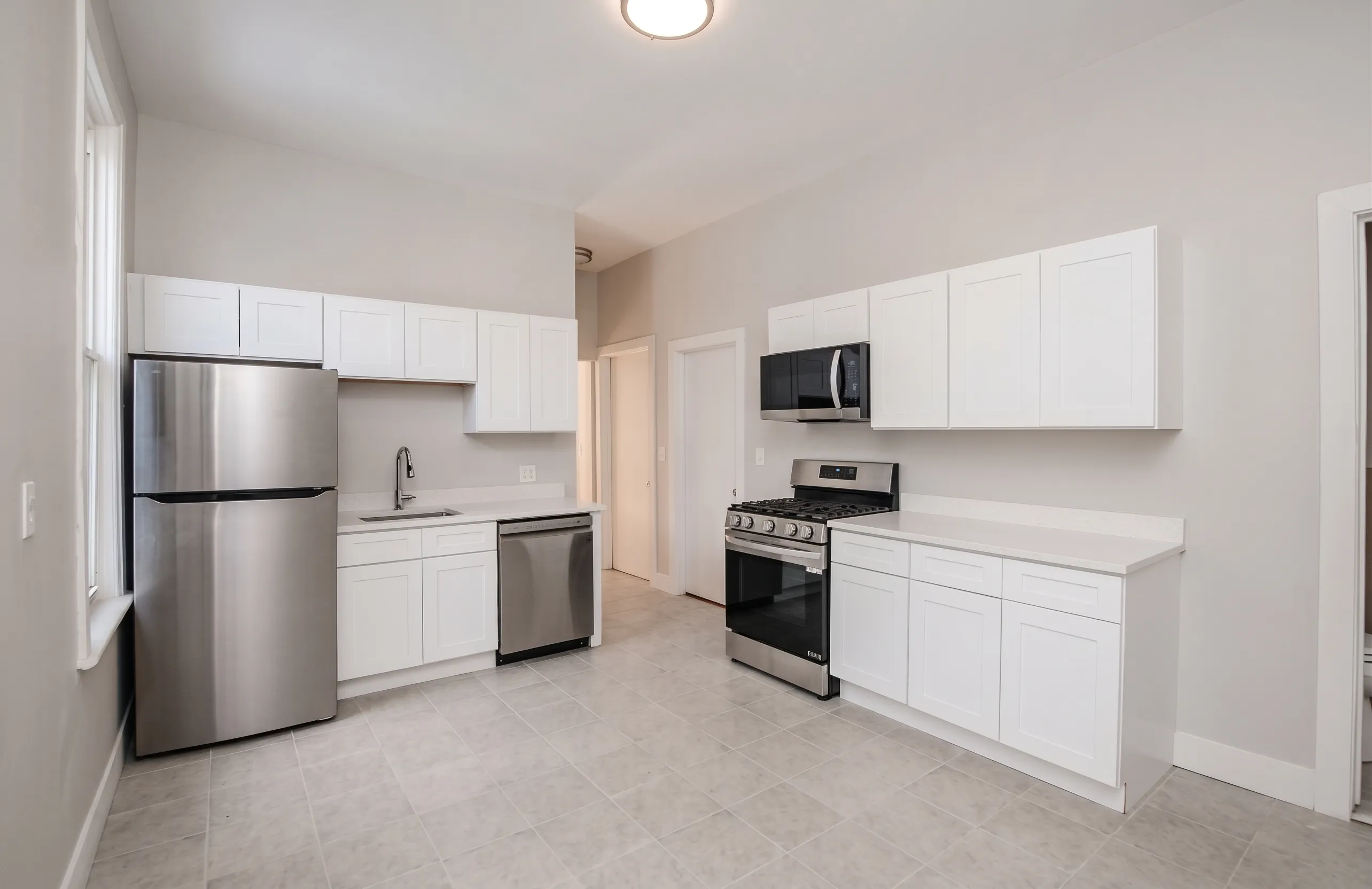 2112 W Roscoe St 60618 60618-unit#2R-Chicago-IL