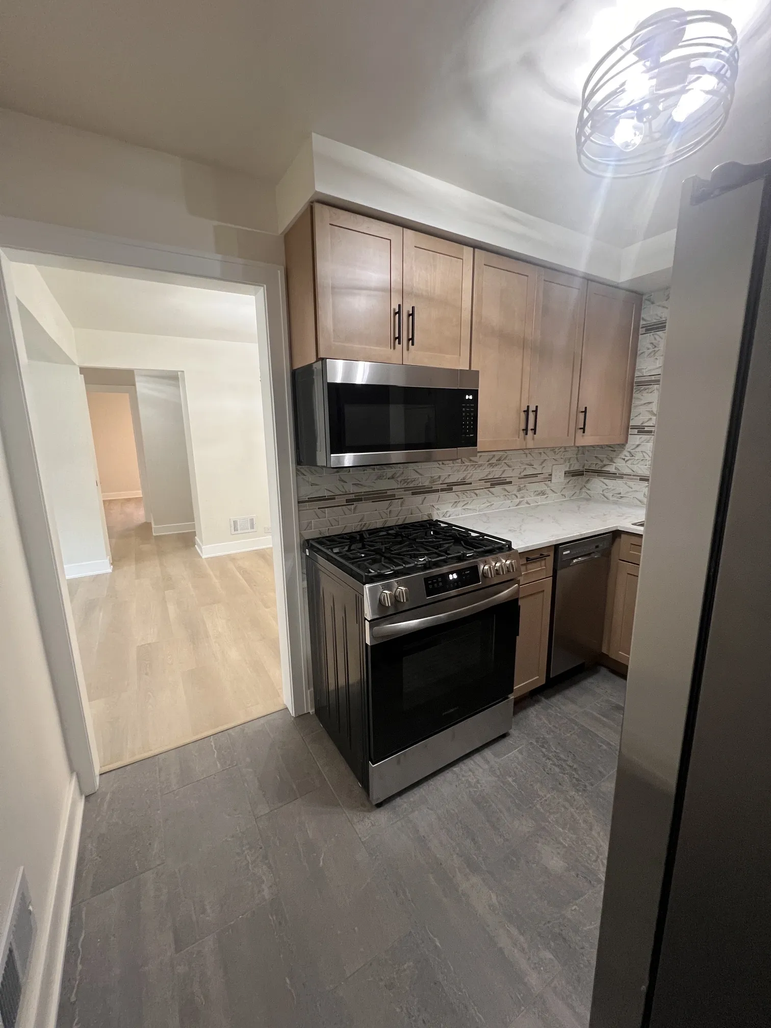 9121 S Bishop St 60620 60620-Chicago-IL