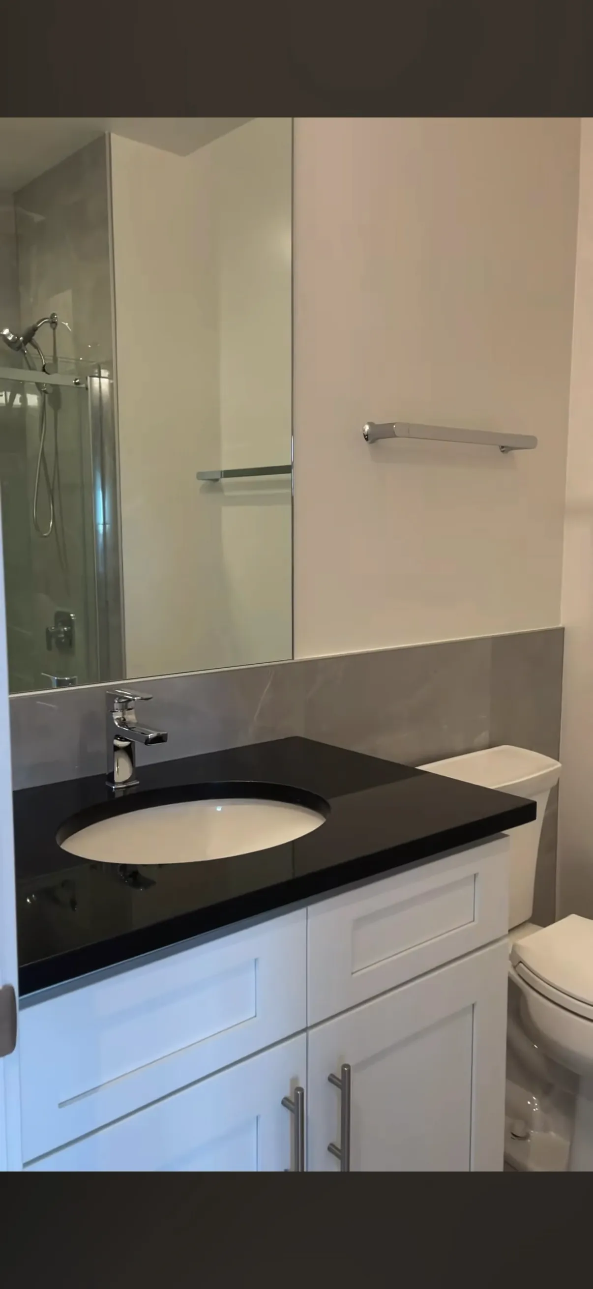 927 W Irving Park Rd   60613 60613-Chicago-IL