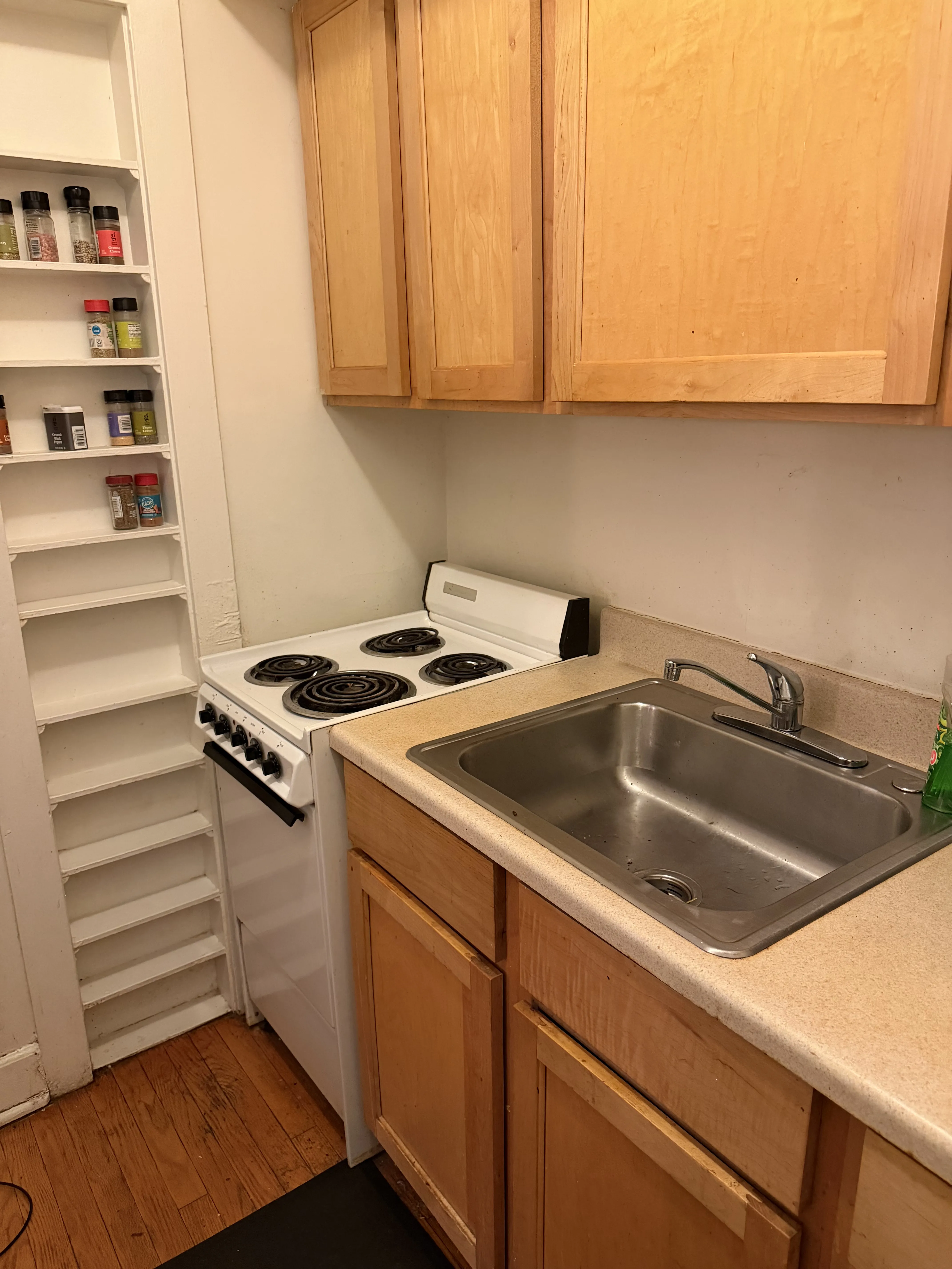 536 W Addison St   60613 60614-unit#111-Chicago-IL