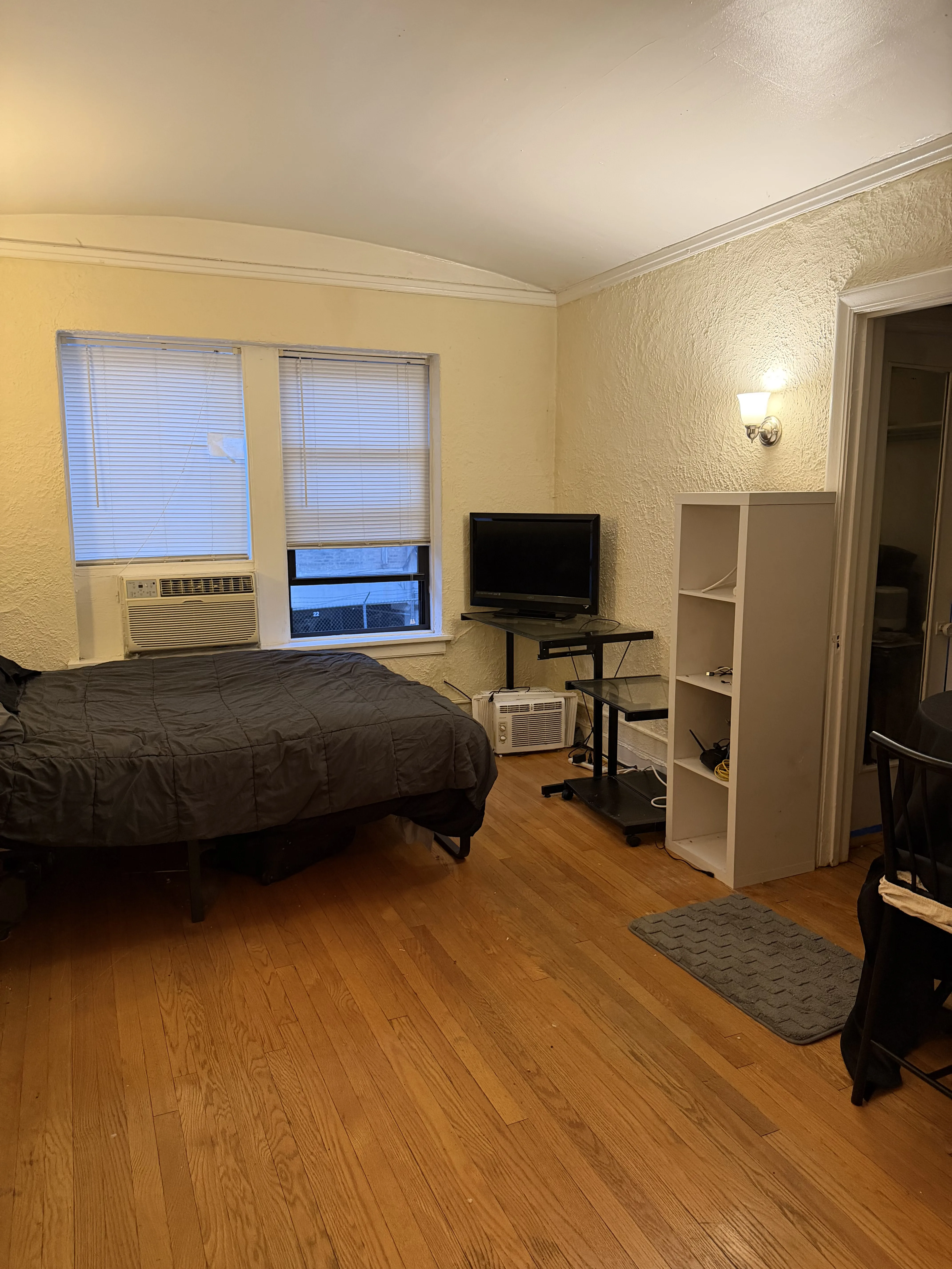 536 W Addison St   60613 60614-unit#111-Chicago-IL