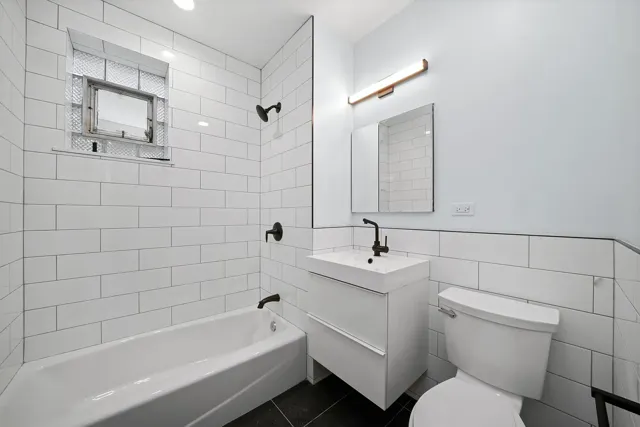 2642 N Sacramento Ave   60647 60647-unit#2-Chicago-IL