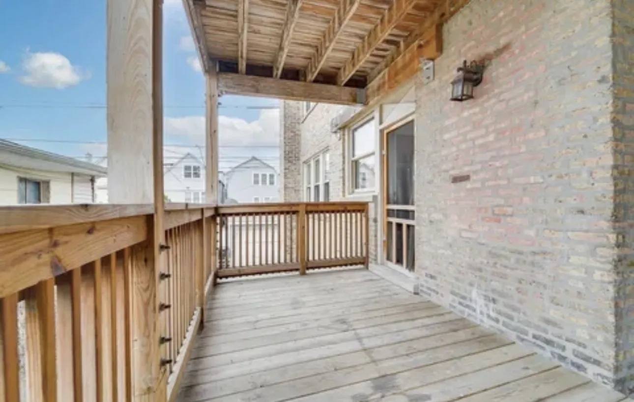 4045 N Kimball Ave 60618 60618-unit#1s-Chicago-IL