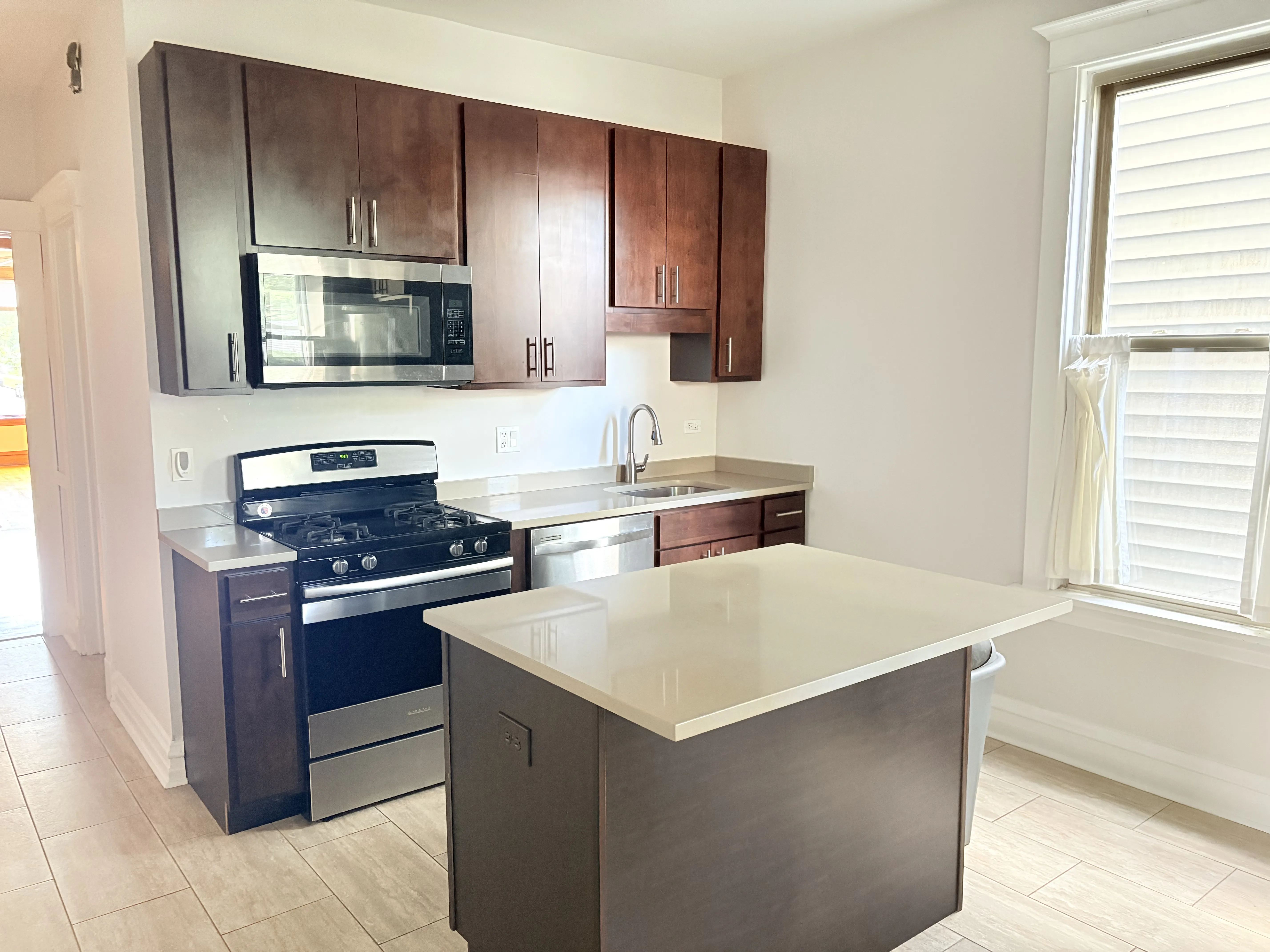3530 N Damen Ave   60618 60618-Owner Occupied-unit#1-Chicago-IL