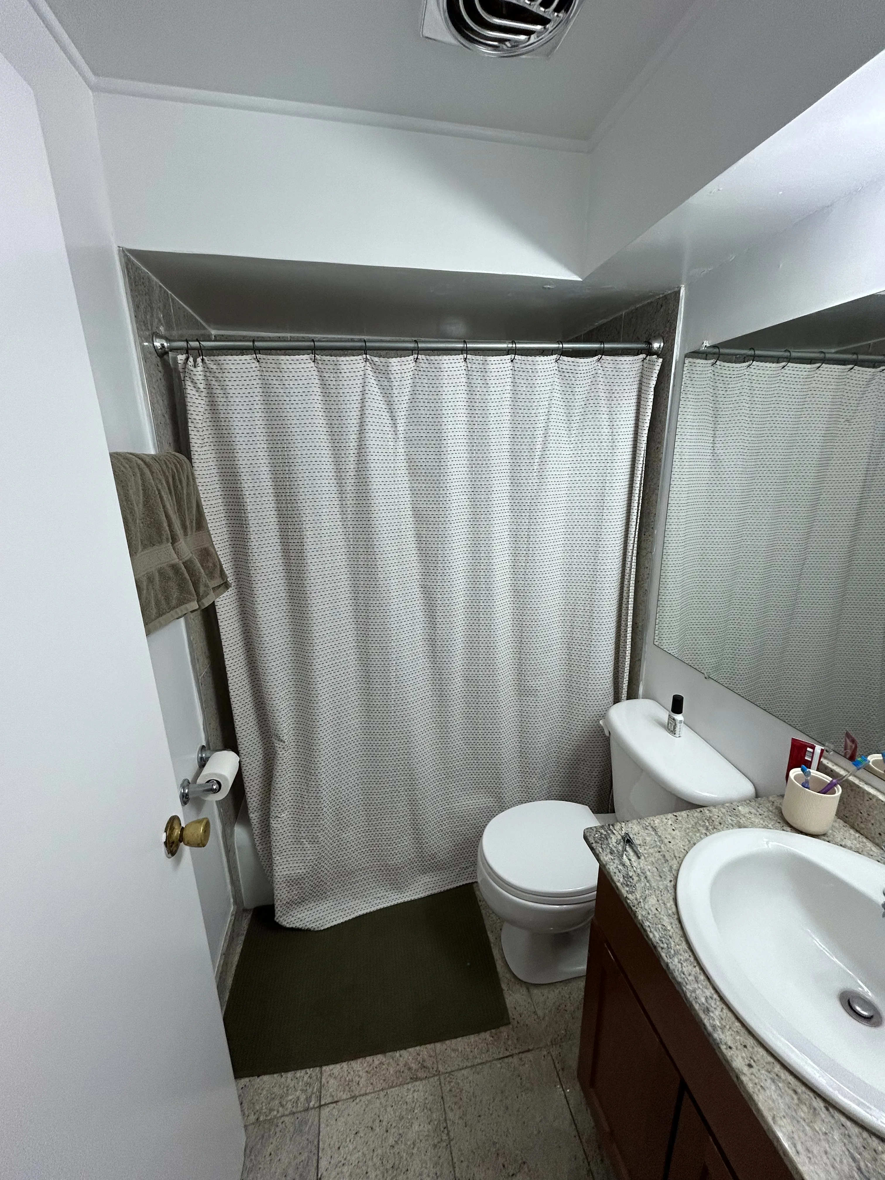 640 W Sheridan Rd 60613 60613-unit#206-Chicago-IL