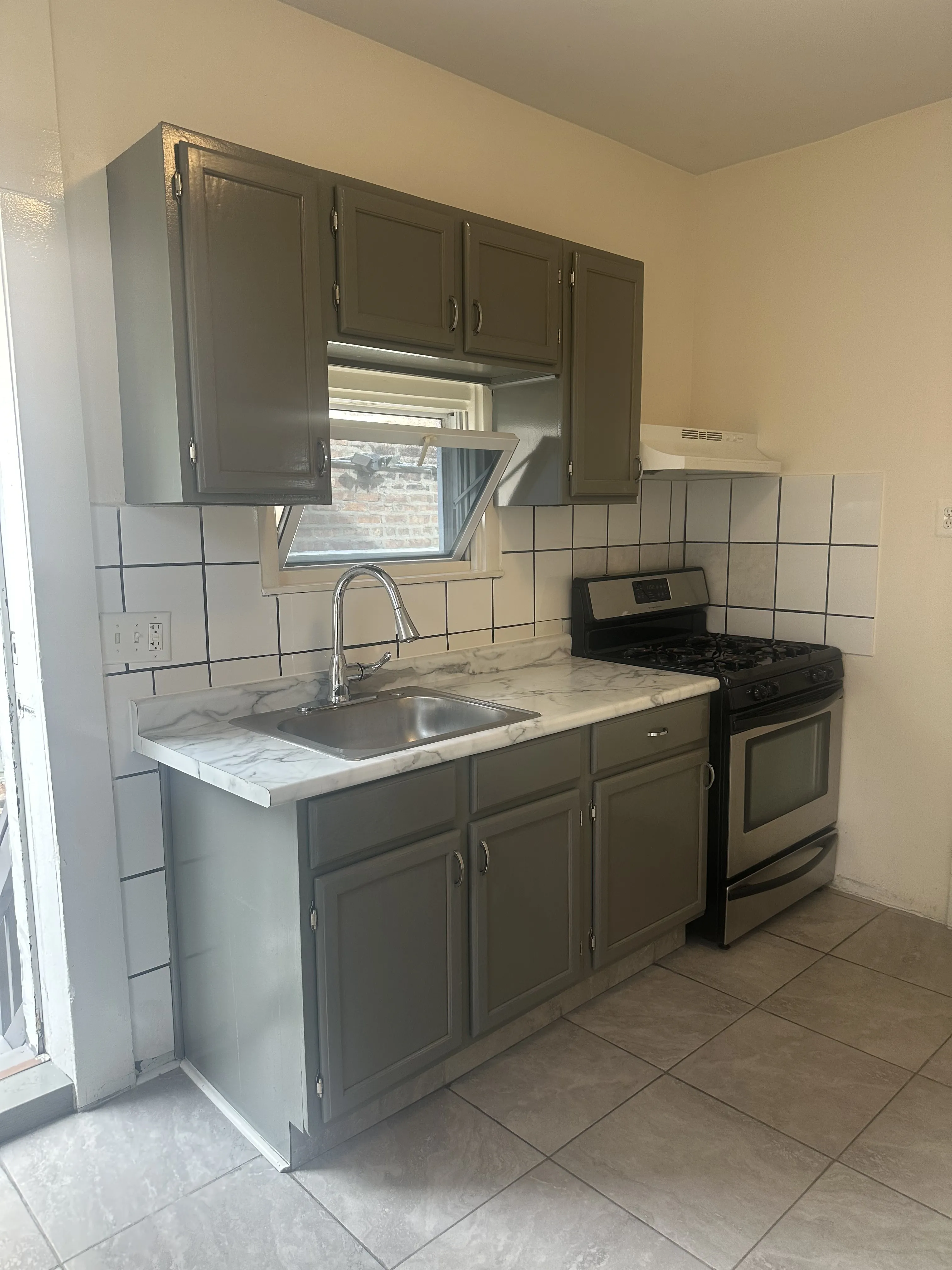 W 19th St 60608-unit#2nd fl co-Chicago-IL