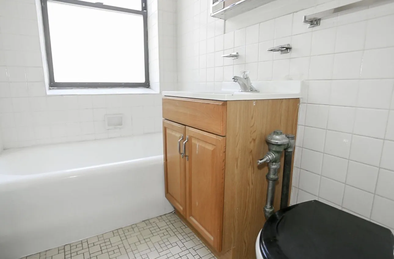 540 W Briar Pl   60657 60657-unit#8C-Chicago-IL