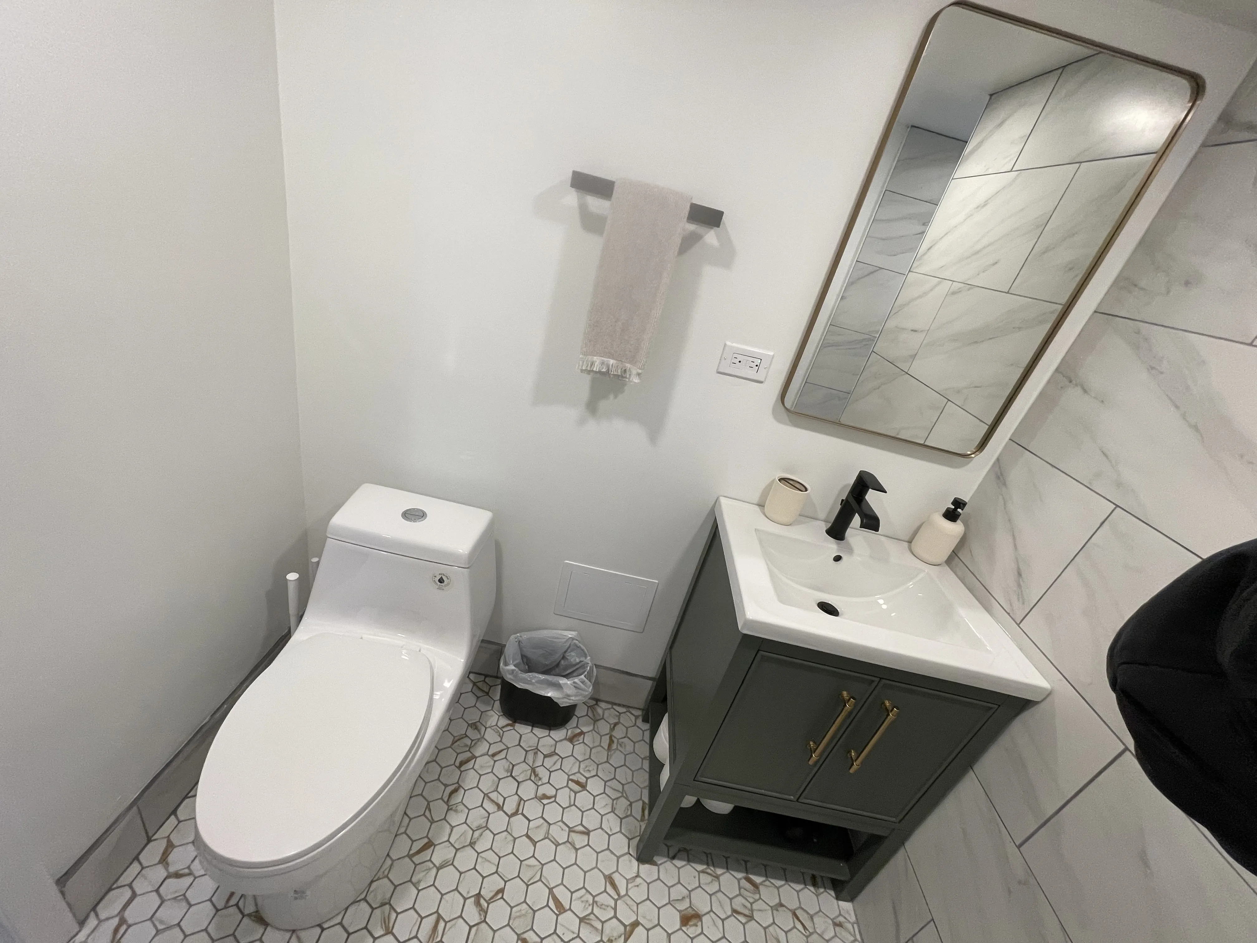 3116 N Damen Ave   60618 60618-Damen-unit#G-Chicago-IL