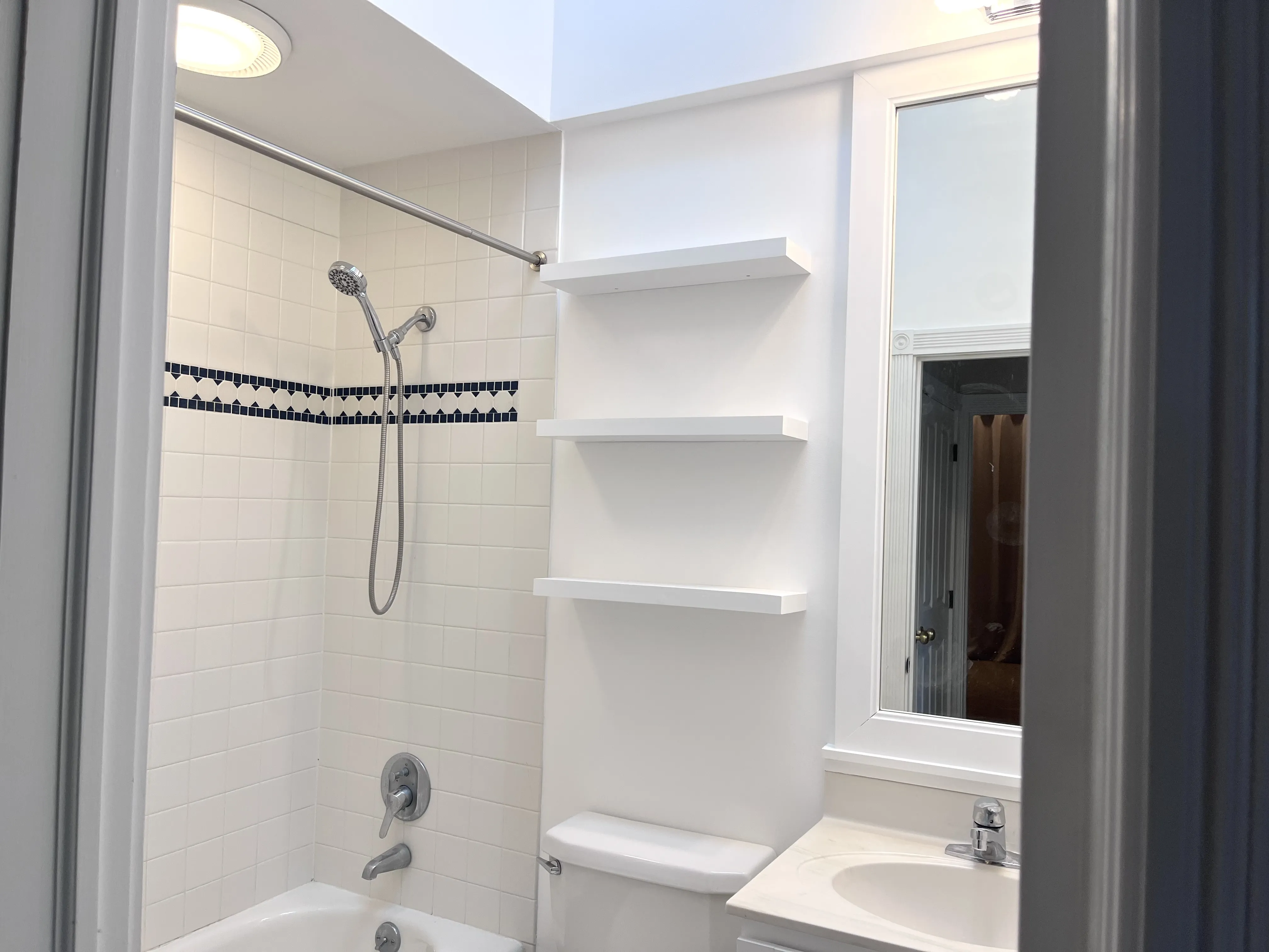 3255 N RACINE AVE 60657-unit#2-Chicago-IL