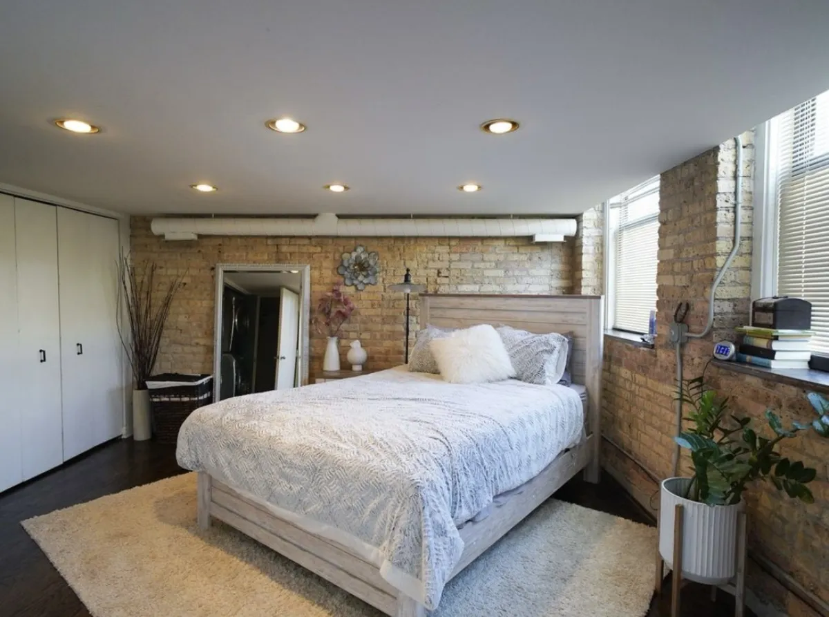 1111 W Cornelia Ave 60657-Cornelia Lofts-unit#102-Chicago-IL
