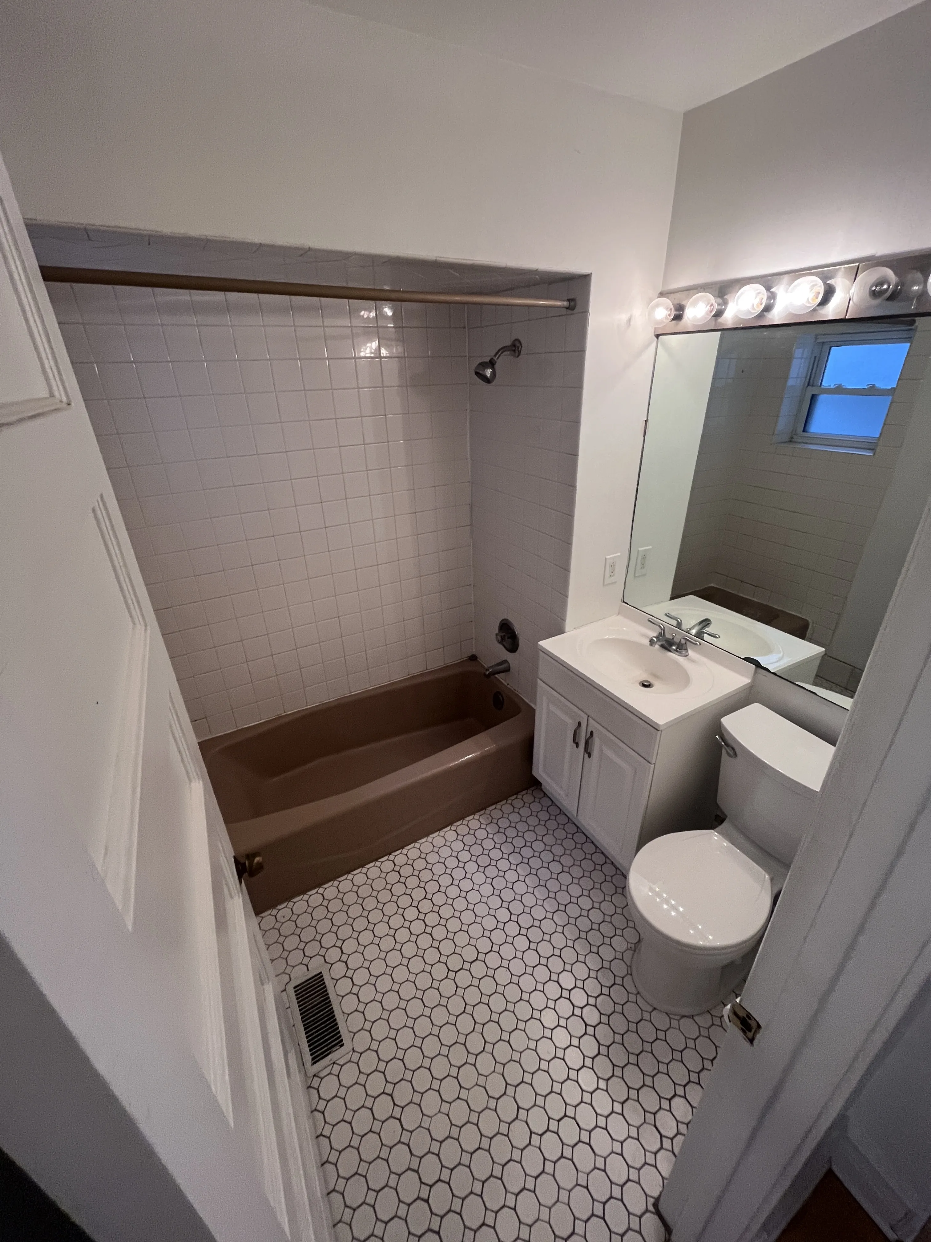 2439 N Seminary Ave   60614 60614-unit#Unit 1-Chicago-IL