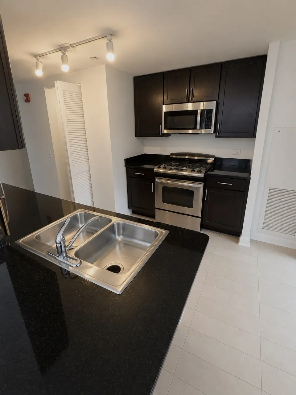 210 N Wells St 60601 60601-unit#3104-Chicago-IL