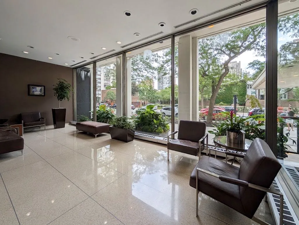 1455 N Sandburg Terrace   60610 60610-unit#404-Chicago-IL