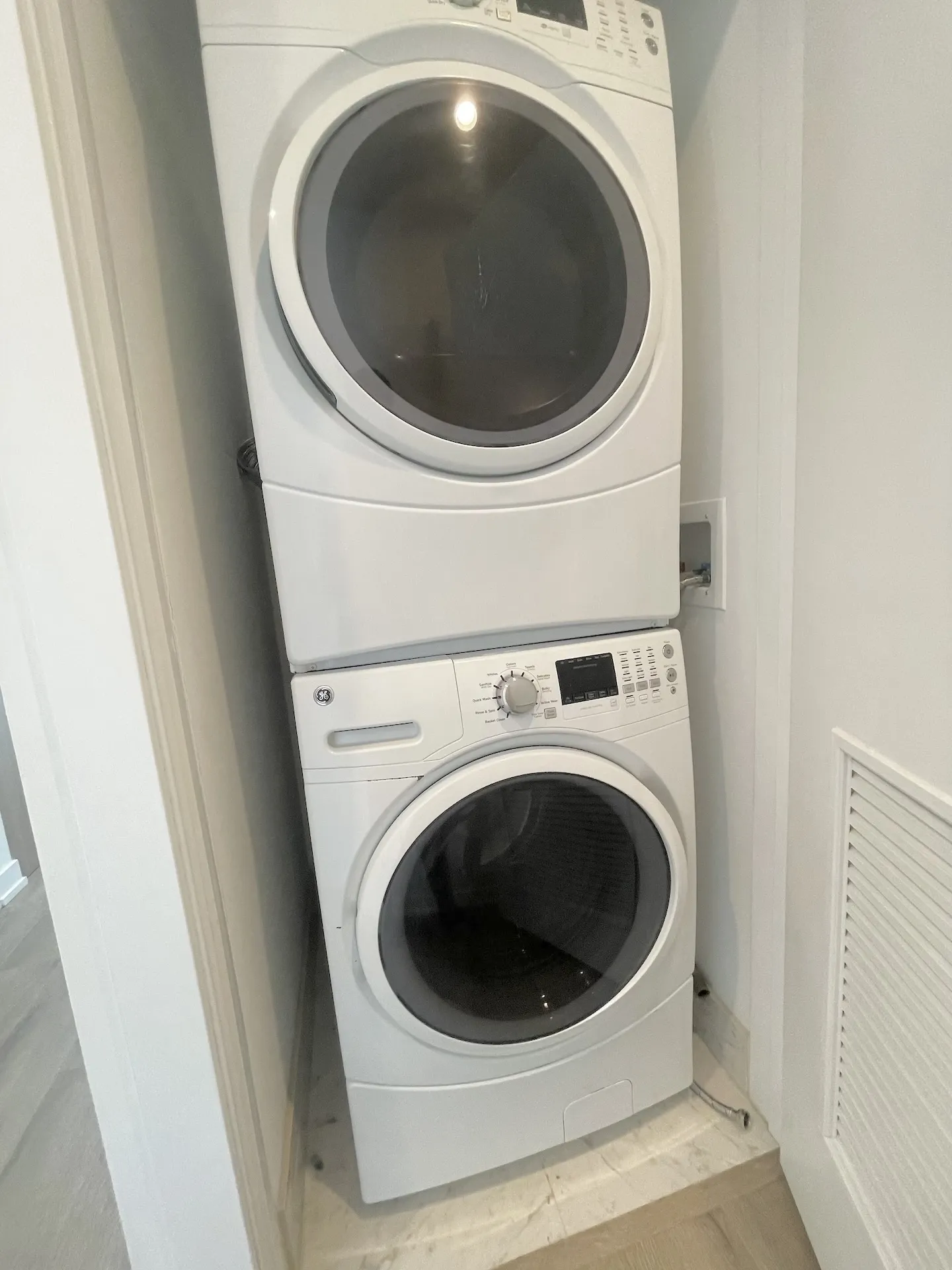 1140 N Wells St   60610 60610-unit#906-Chicago-IL