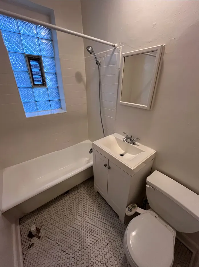 640 W Briar Pl   60657 60657-unit#105-Chicago-IL