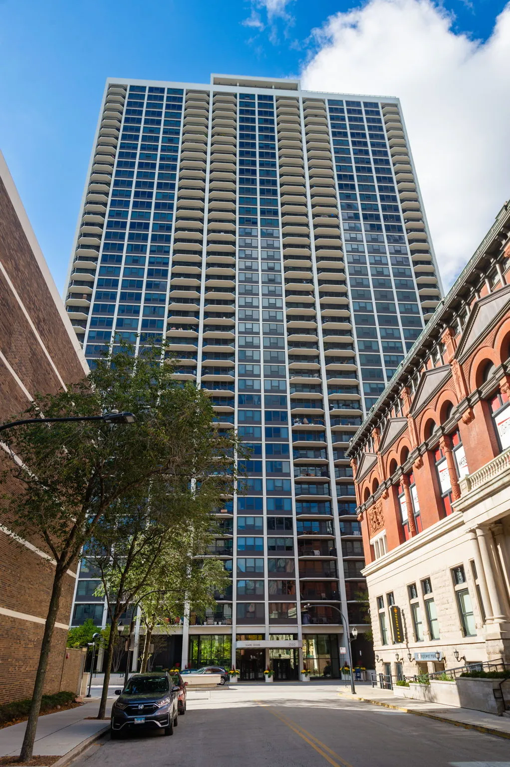 1560 N Sandburg Terrace 60610 60610-unit#2104-Chicago-IL