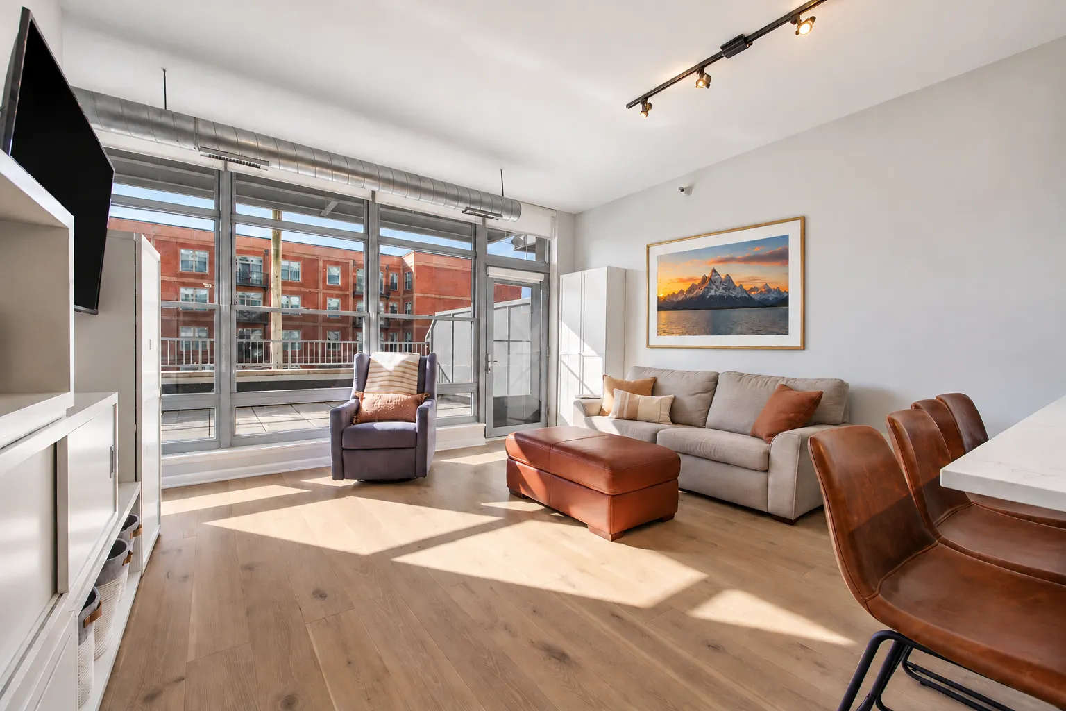 1200 W Montrose Ave 60613 60613-unit#313-Chicago-IL