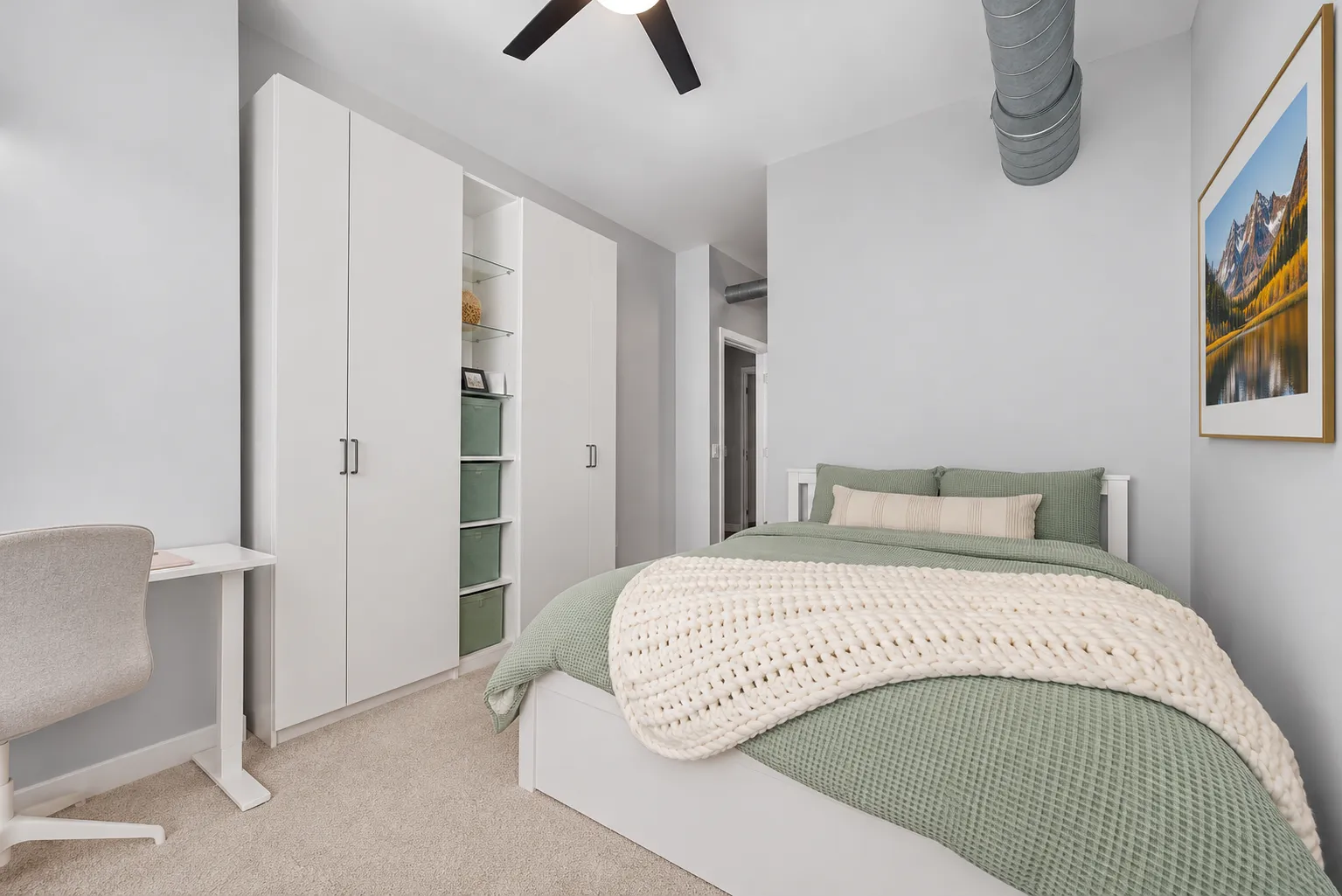 1200 W Montrose Ave   60613 60613-unit#313-Chicago-IL