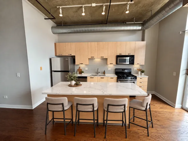 111 S MORGAN ST 60607-unit#822-Chicago-IL