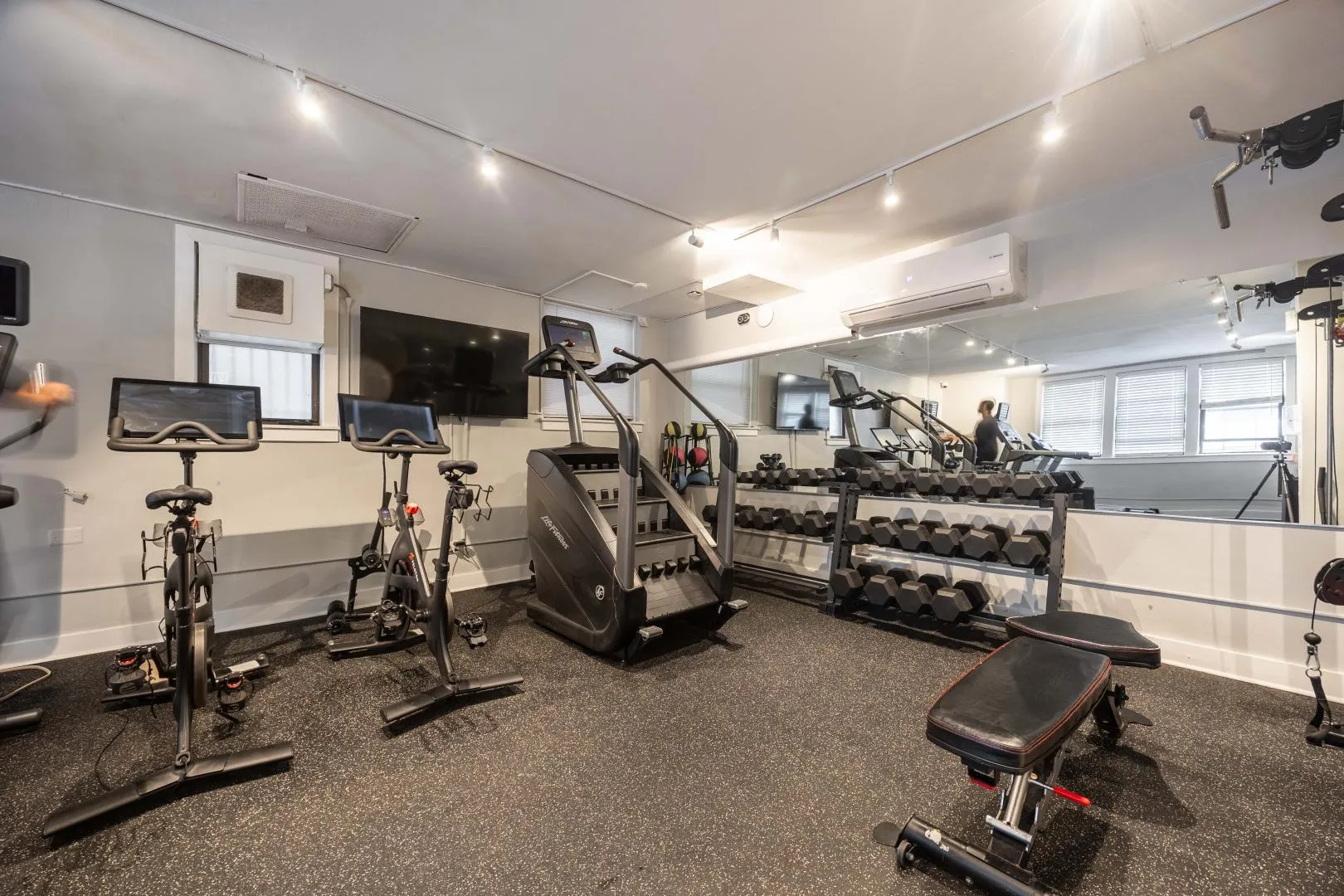 1140 N La Salle Dr   60610 60610-unit#111-Chicago-IL