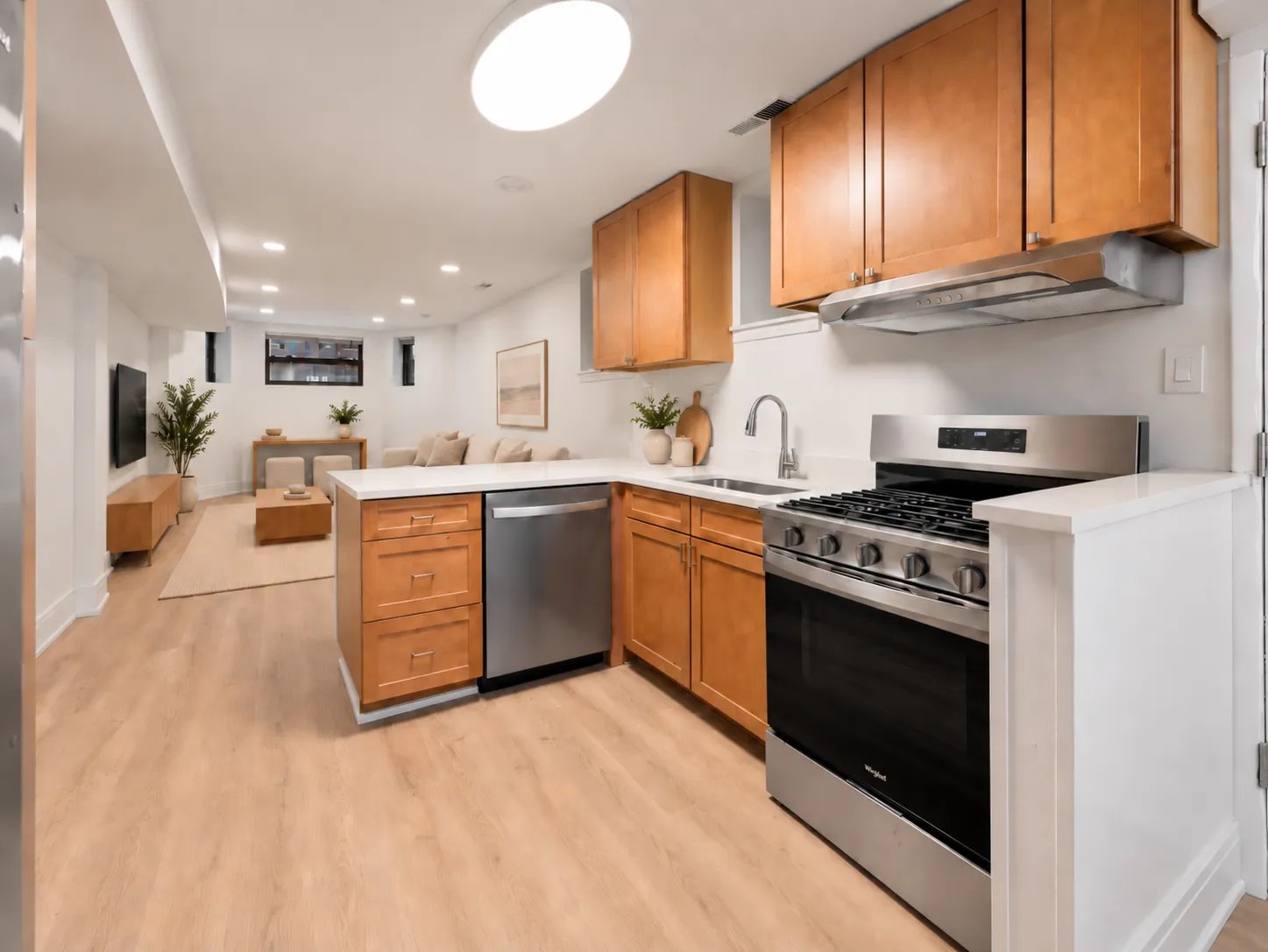 708 W Buckingham Pl 60657 60657-unit#G-Chicago-IL