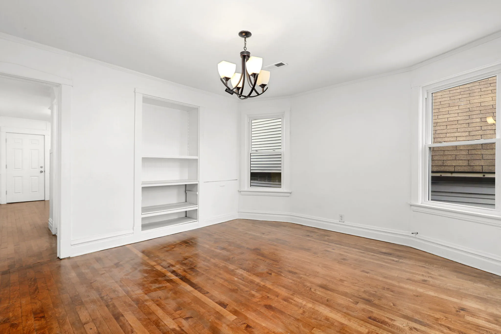 2829 N Sacramento Ave   60618 60618-unit#Floor 2-Chicago-IL