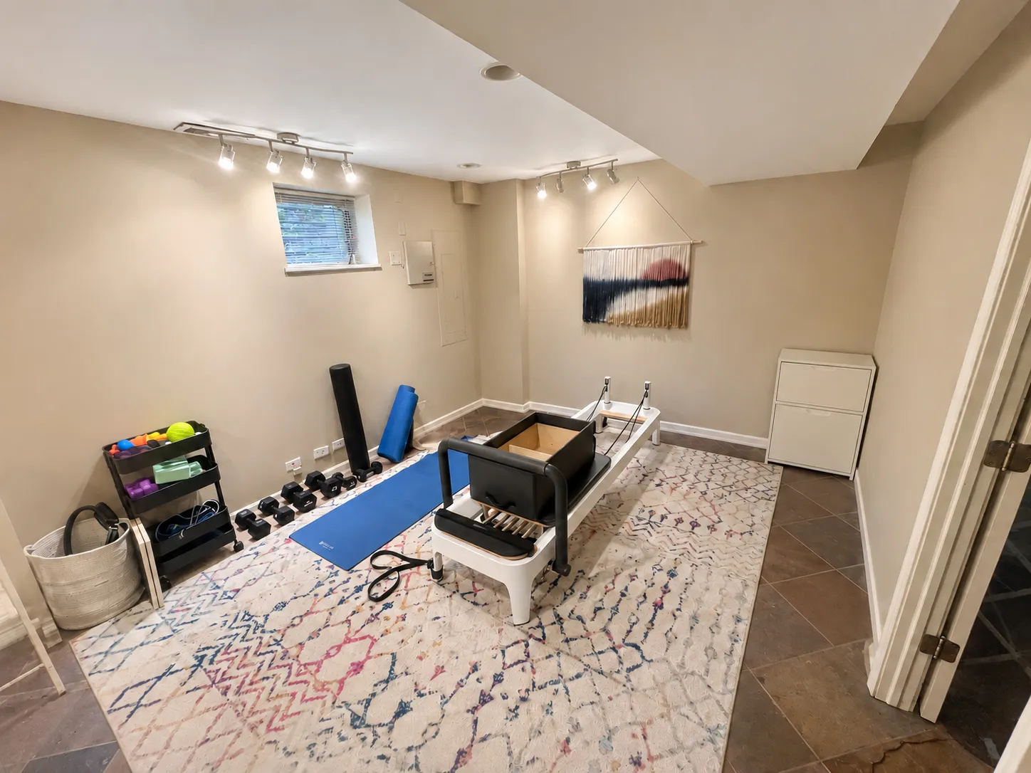 1923 N Howe St 60614 60614-Front house -unit#A-Chicago-IL
