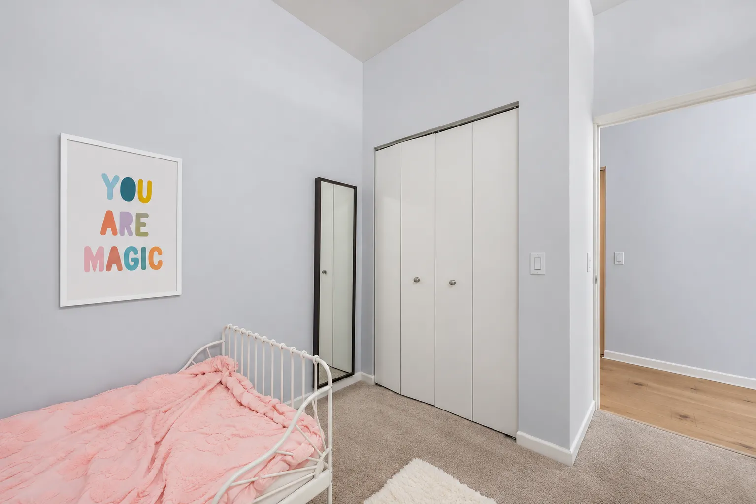 1200 W Montrose Ave   60613 60613-unit#313-Chicago-IL