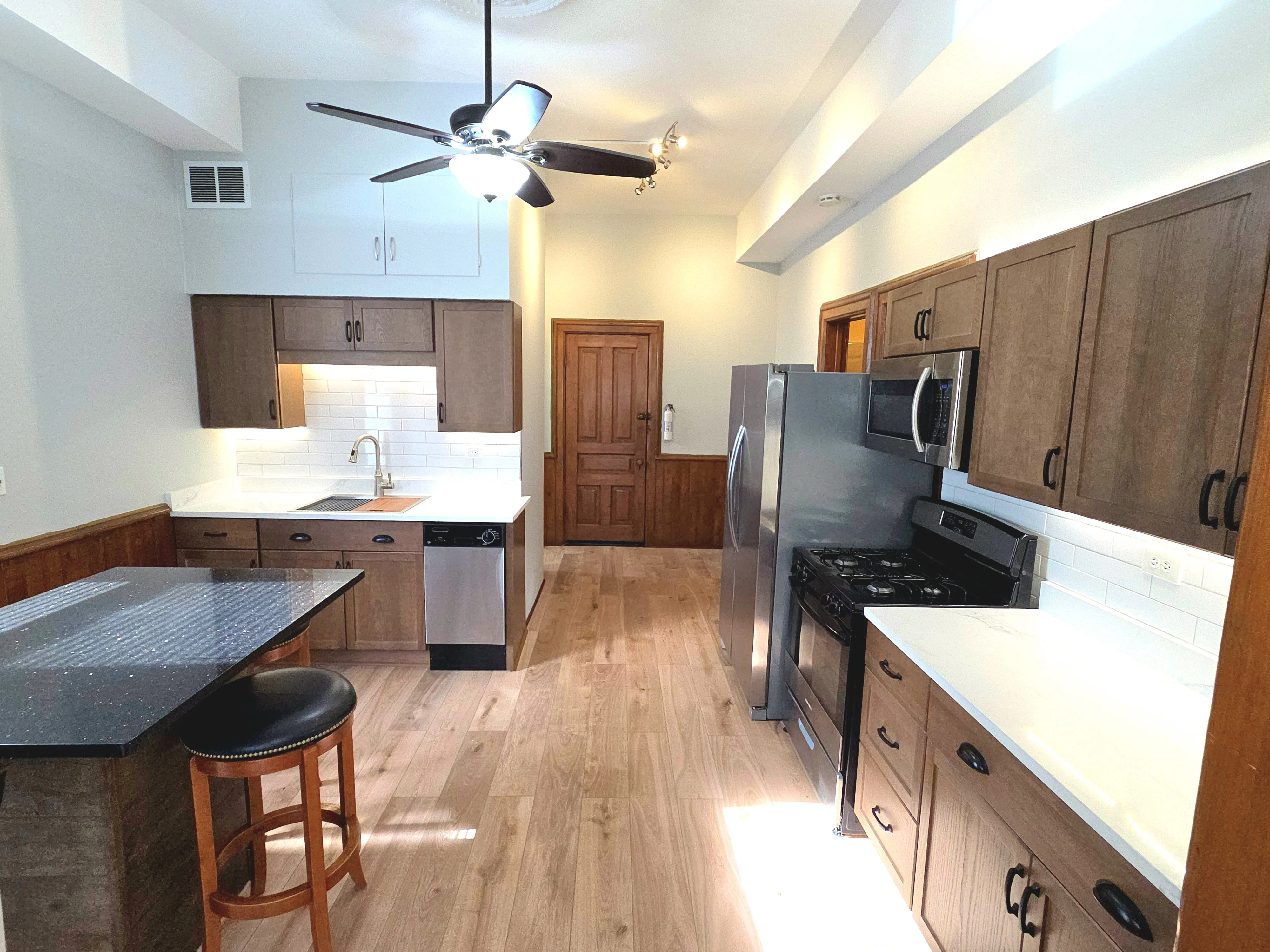 2476 N Clybourn Ave 60614-unit#1F-Chicago-IL