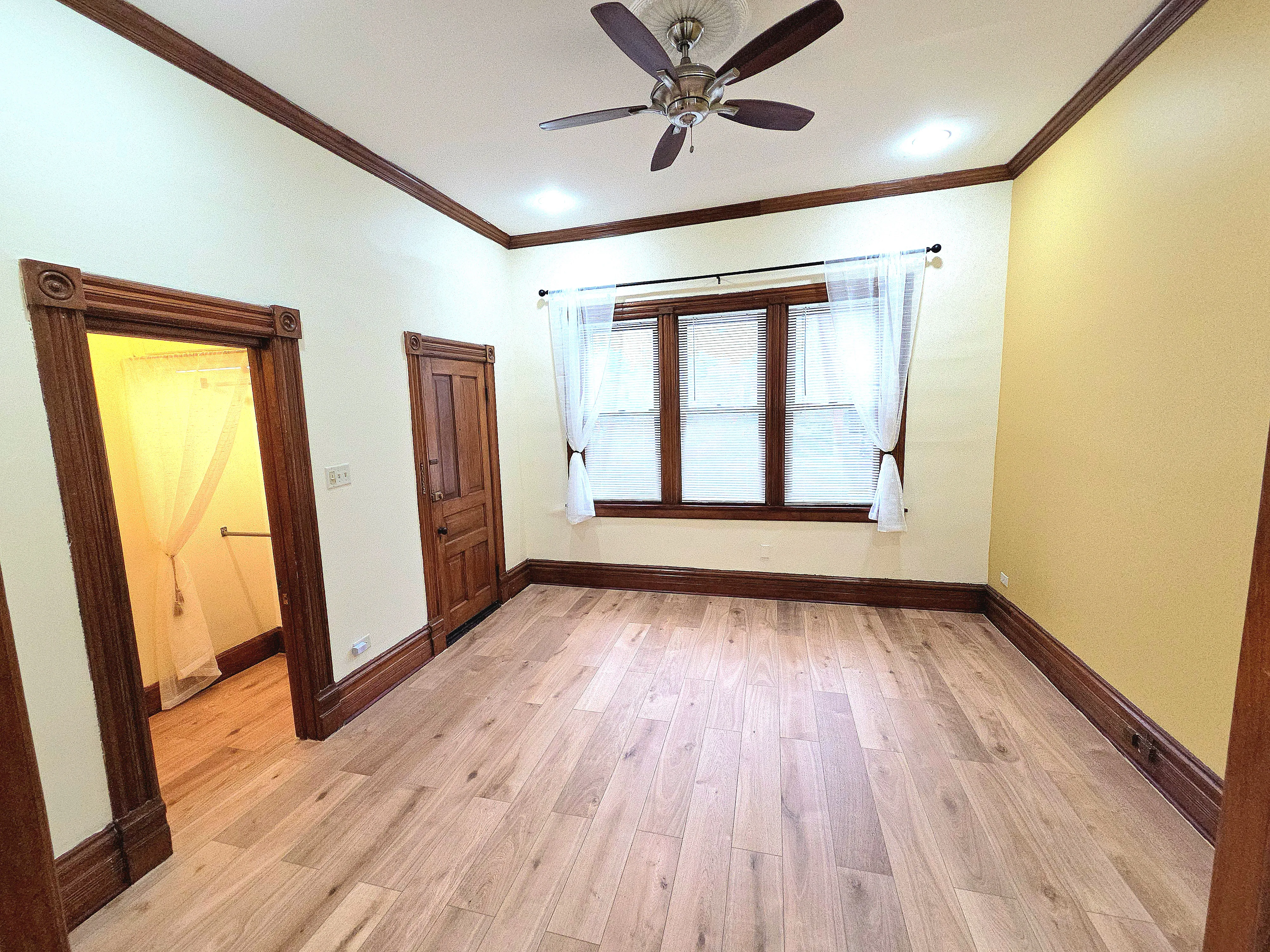 2476 N Clybourn Ave 60614-unit#1F-Chicago-IL