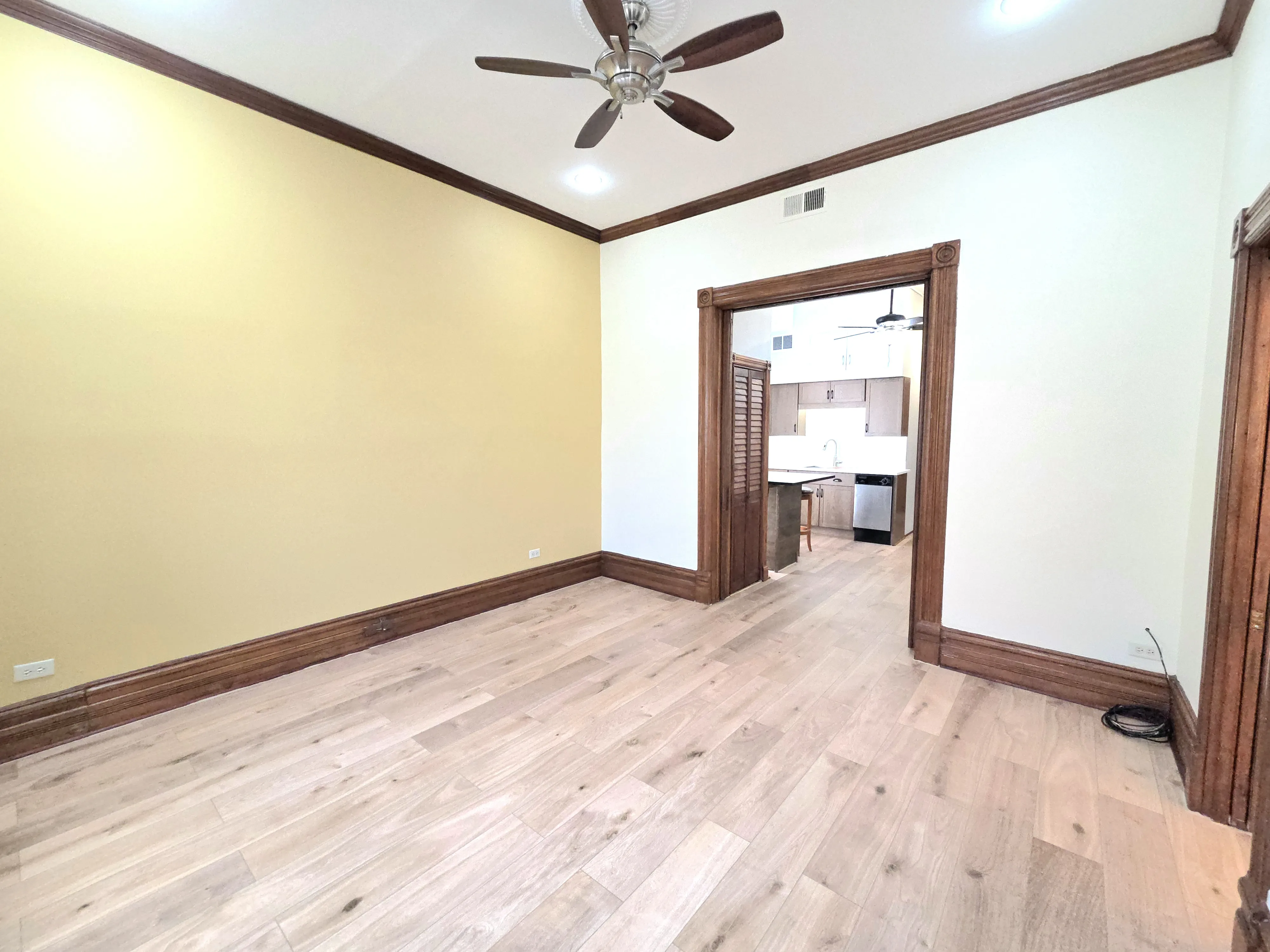 2476 N Clybourn Ave 60614-unit#1F-Chicago-IL