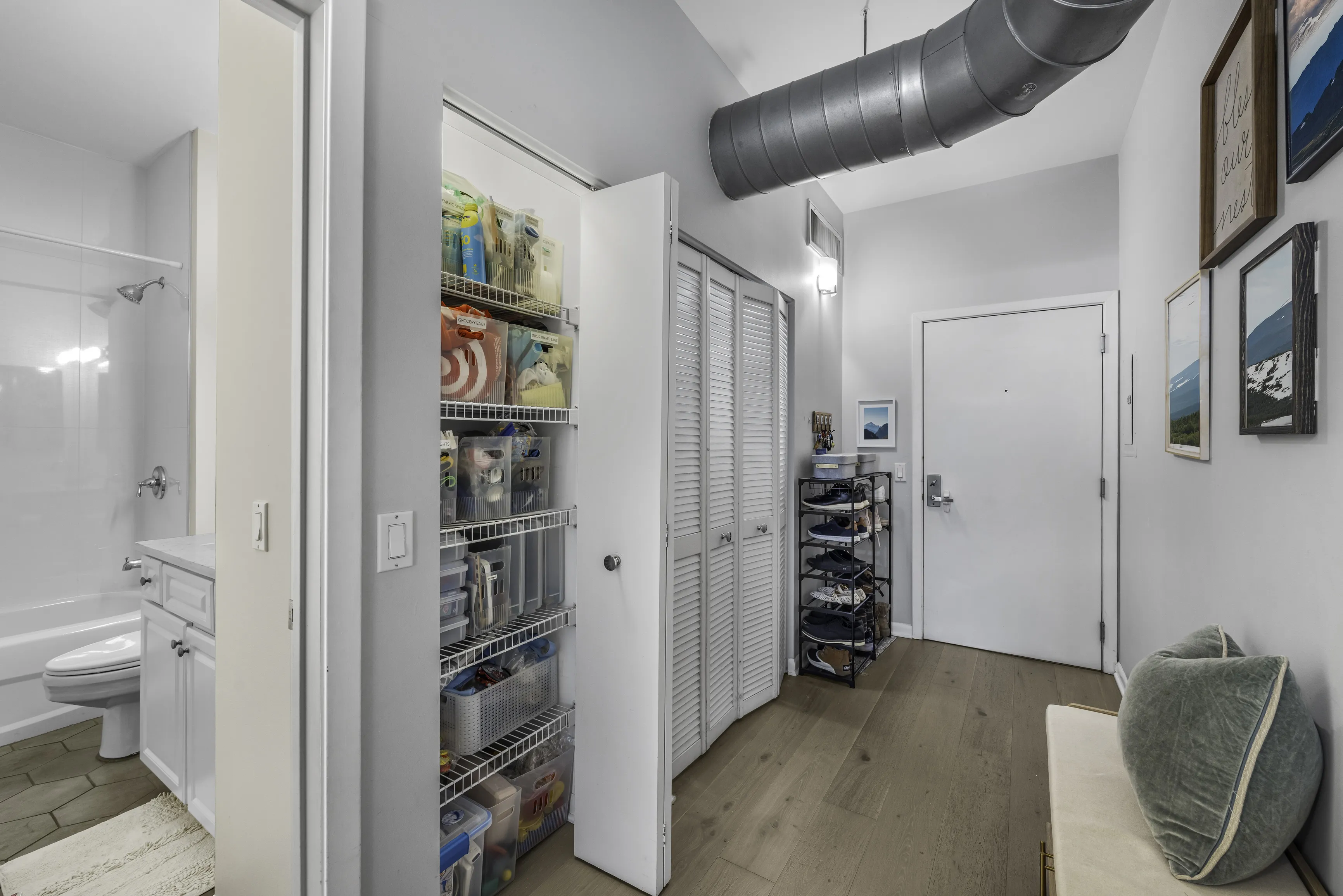 1200 W Montrose Ave   60613 60613-unit#313-Chicago-IL