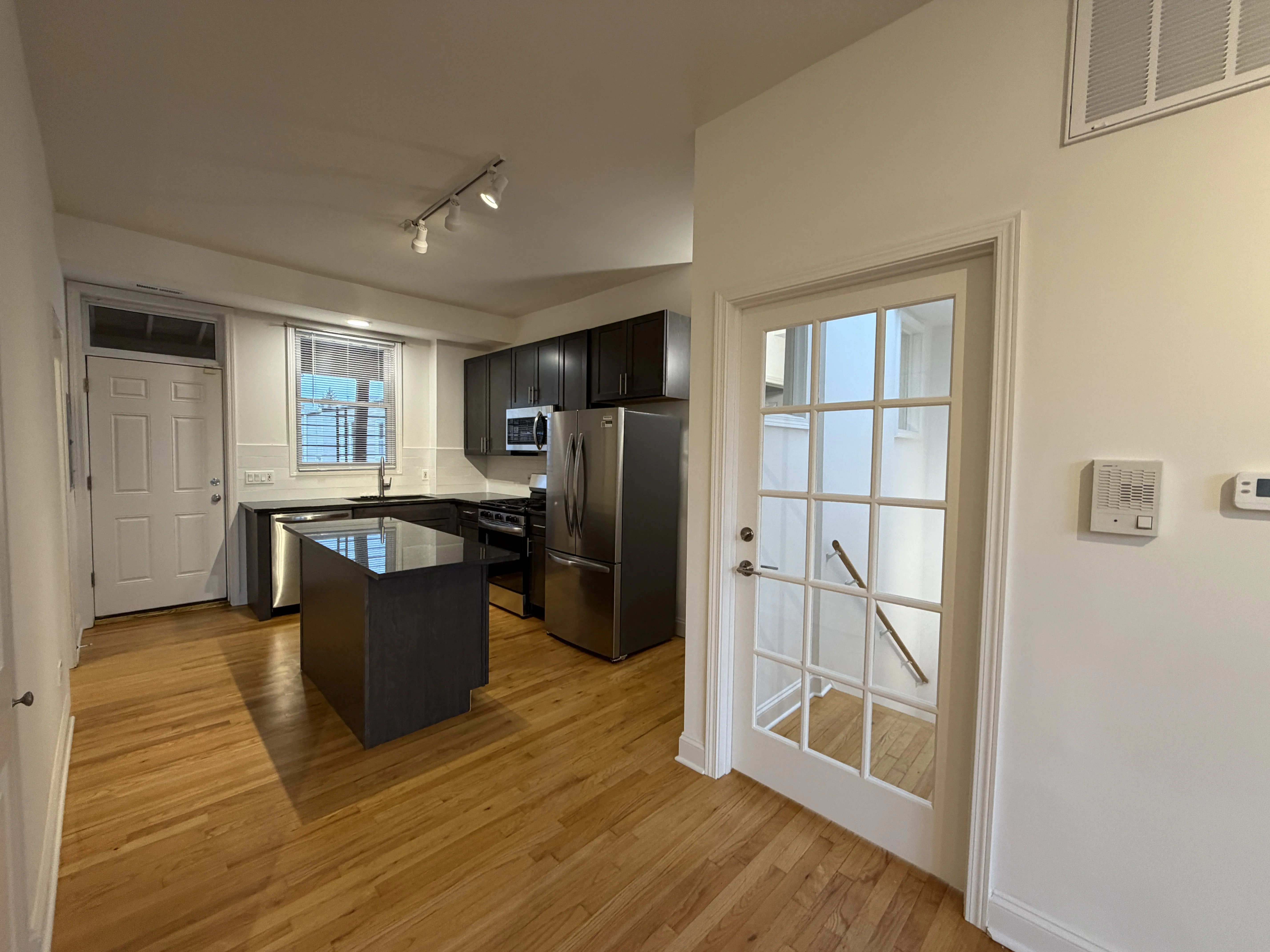 2951 W DIVERSEY AVE 60647-Diversey Sacramento-unit#2-Chicago-IL