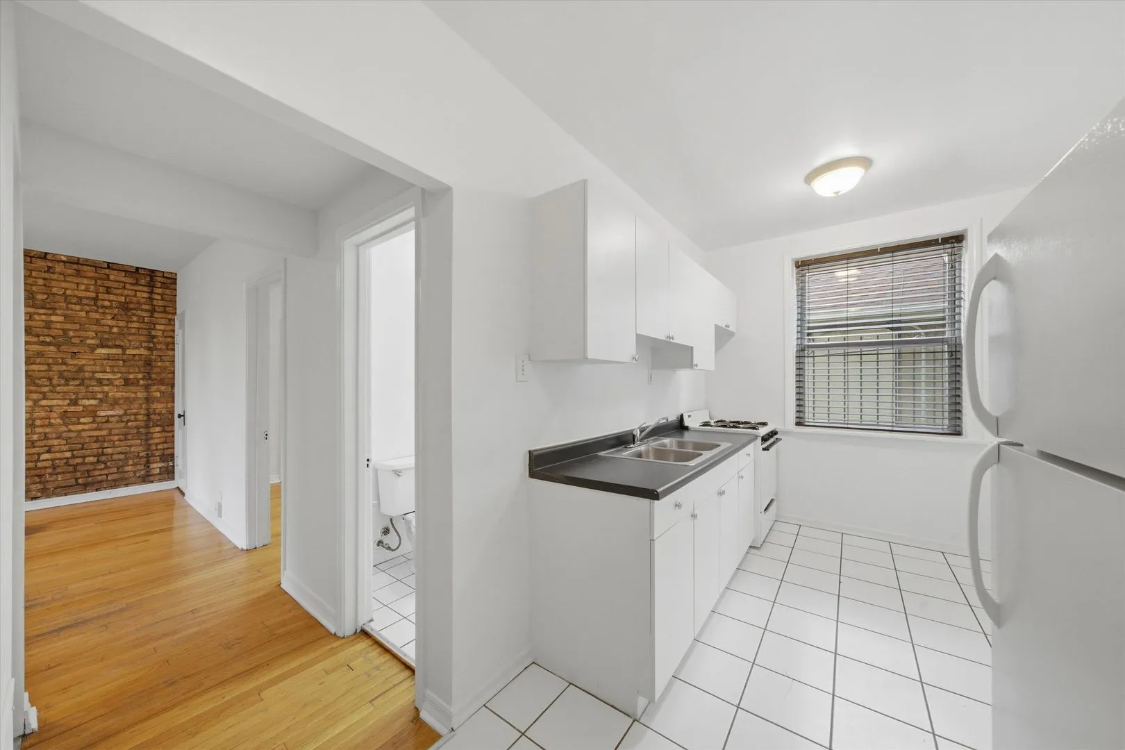 3040 W Wellington Ave   60618 60618-unit#3-Chicago-IL