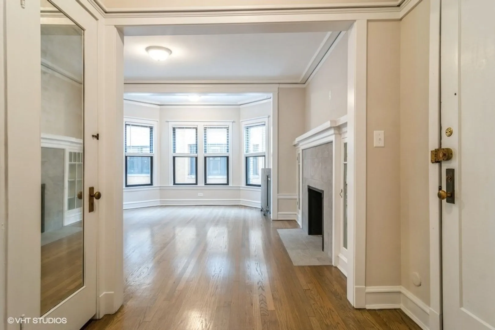 2418 N Sawyer Ave   60647 60647-unit#2W-Chicago-IL