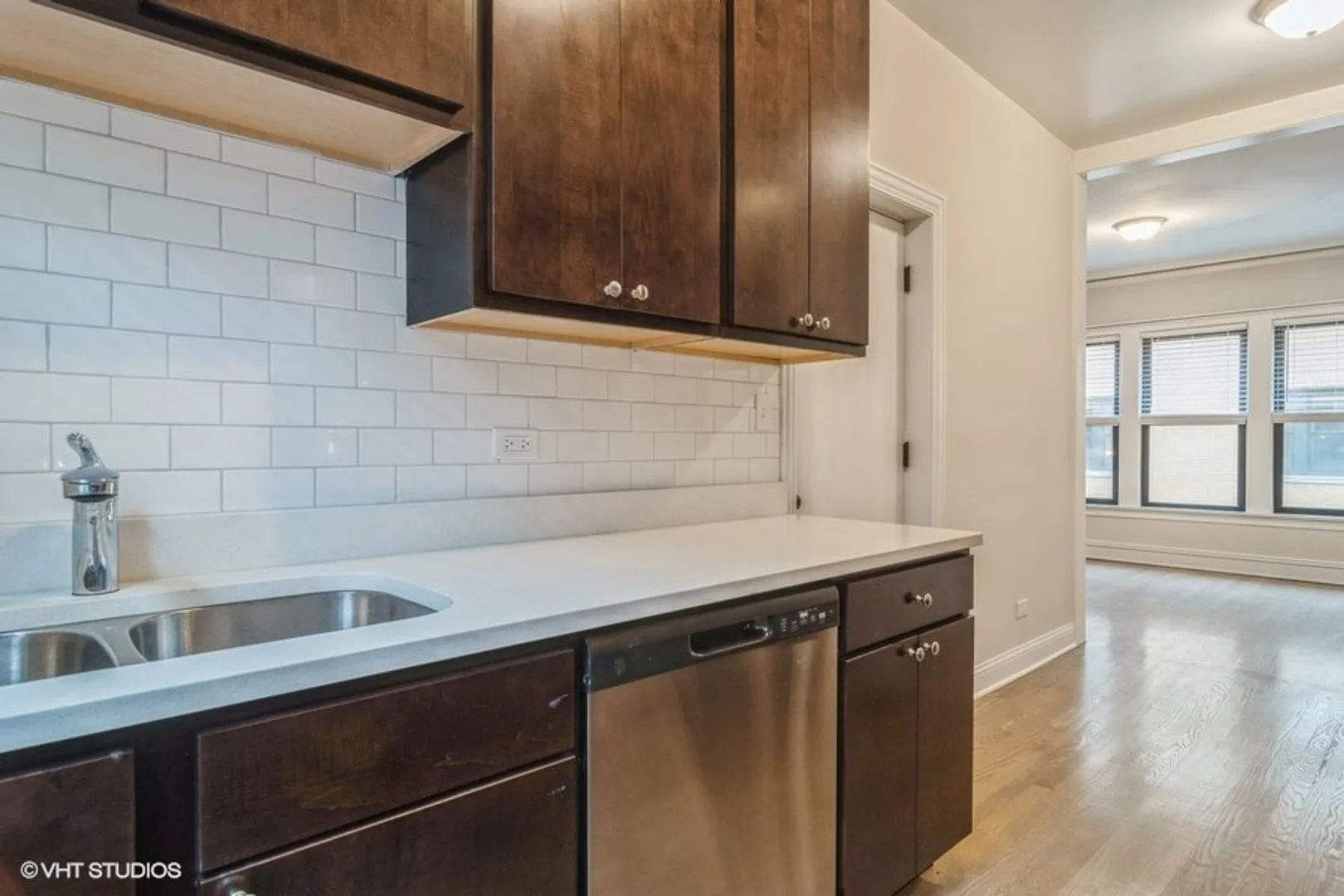 2418 N Sawyer Ave   60647 60647-unit#2W-Chicago-IL