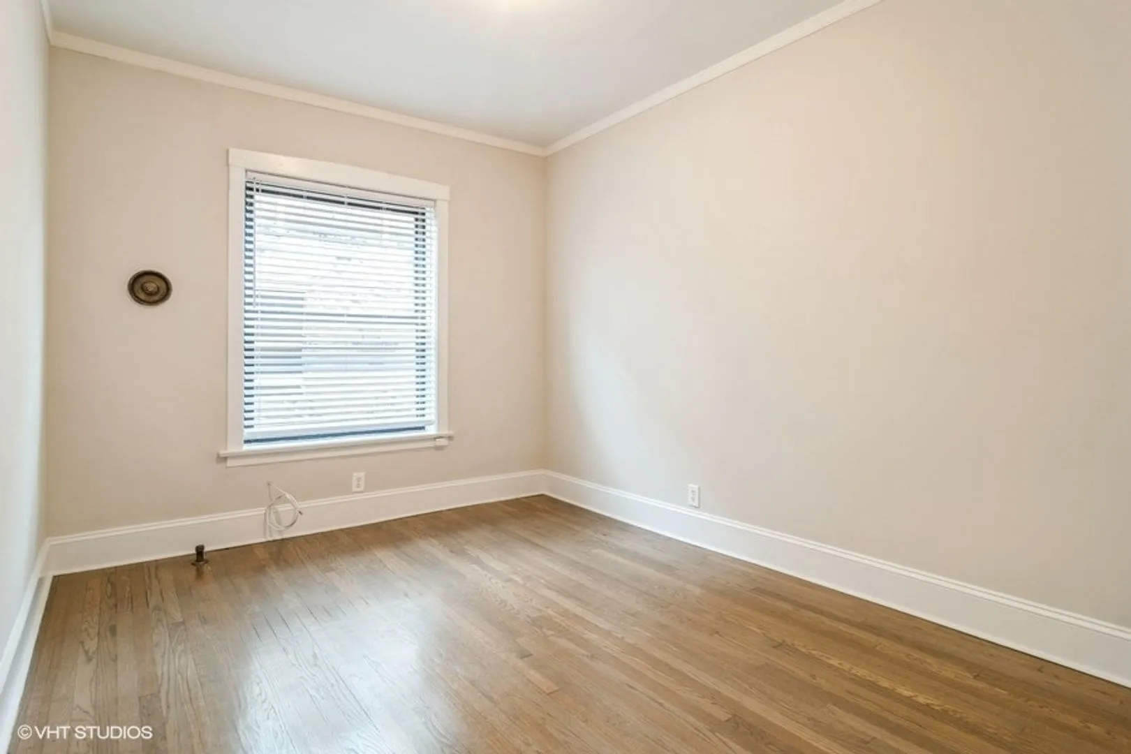 2418 N Sawyer Ave   60647 60647-unit#2W-Chicago-IL