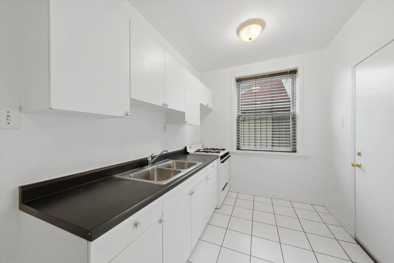 3040 W Wellington Ave   60618 60618-unit#3-Chicago-IL