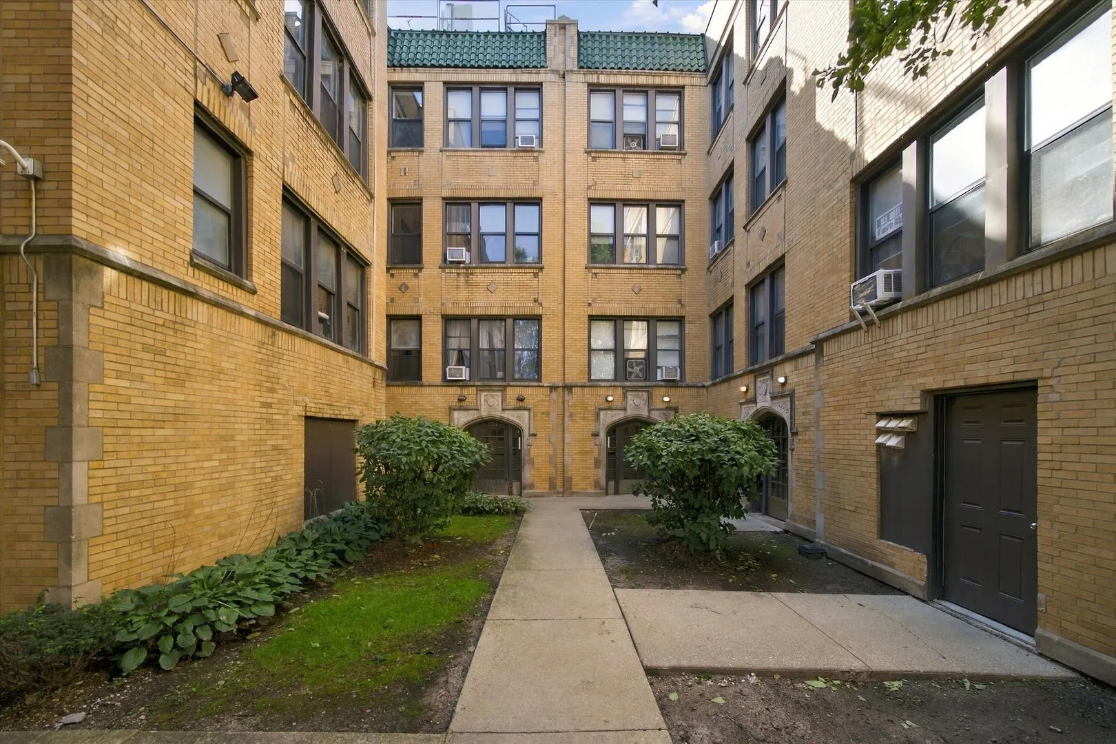 1536 N Kedzie Ave 60651 60651-unit#3J-Chicago-IL