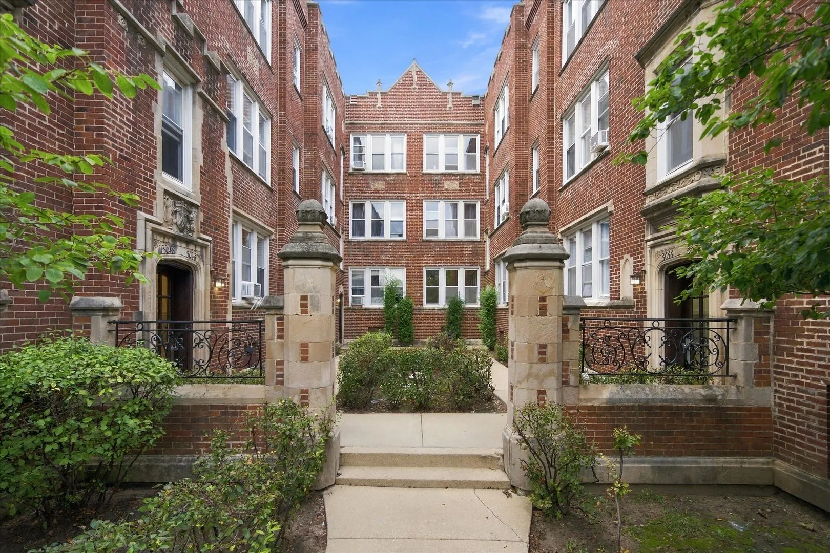 3040 W Wellington Ave   60618 60618-unit#3-Chicago-IL