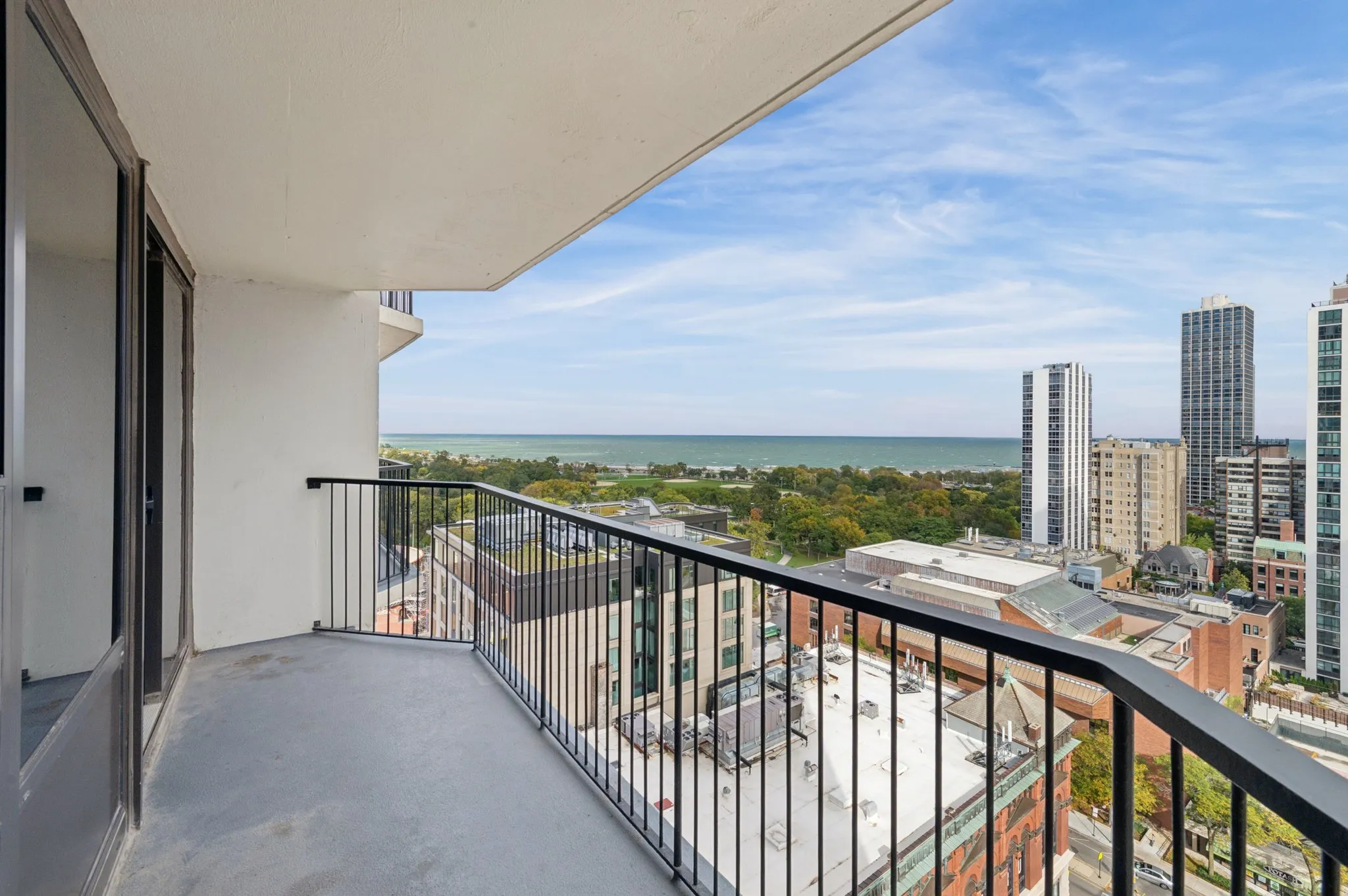 1560 N Sandburg Terrace   60610 60610-unit#2104-Chicago-IL