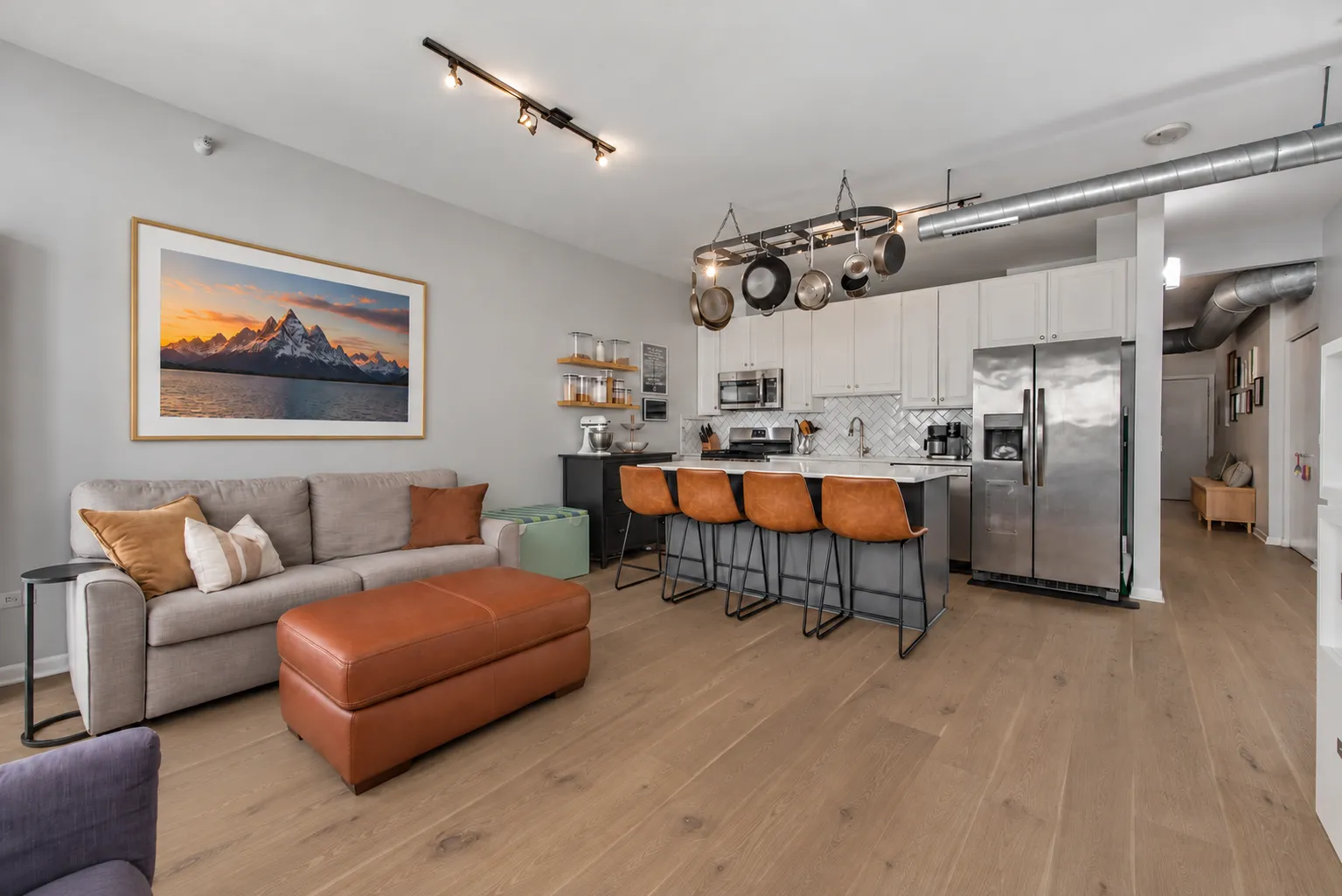 1200 W Montrose Ave   60613 60613-unit#313-Chicago-IL