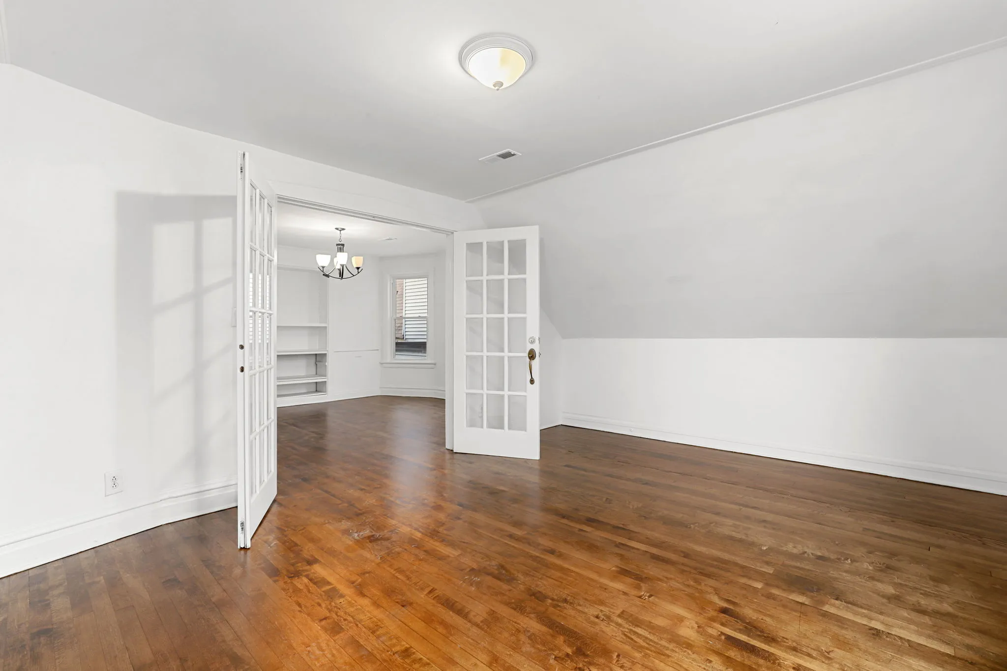 2829 N Sacramento Ave   60618 60618-unit#Floor 2-Chicago-IL