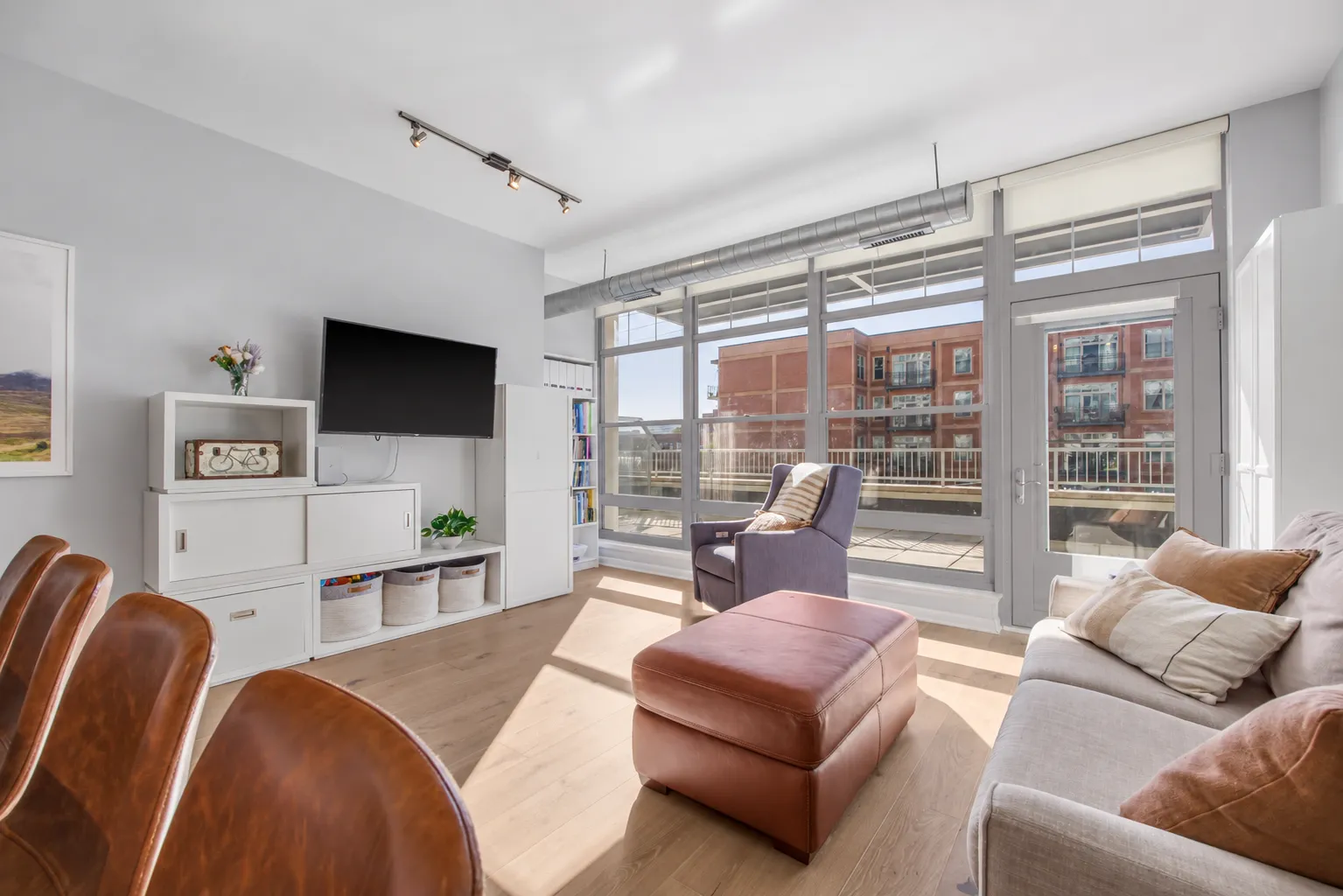 1200 W Montrose Ave   60613 60613-unit#313-Chicago-IL