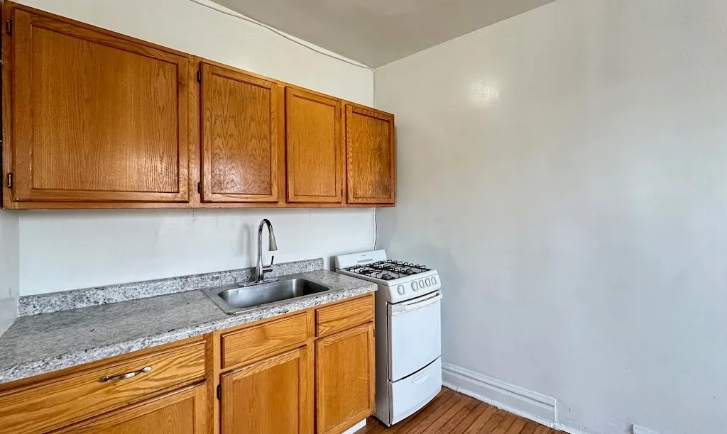 2432 N Linden Pl   60647 60647-unit#208-Chicago-IL