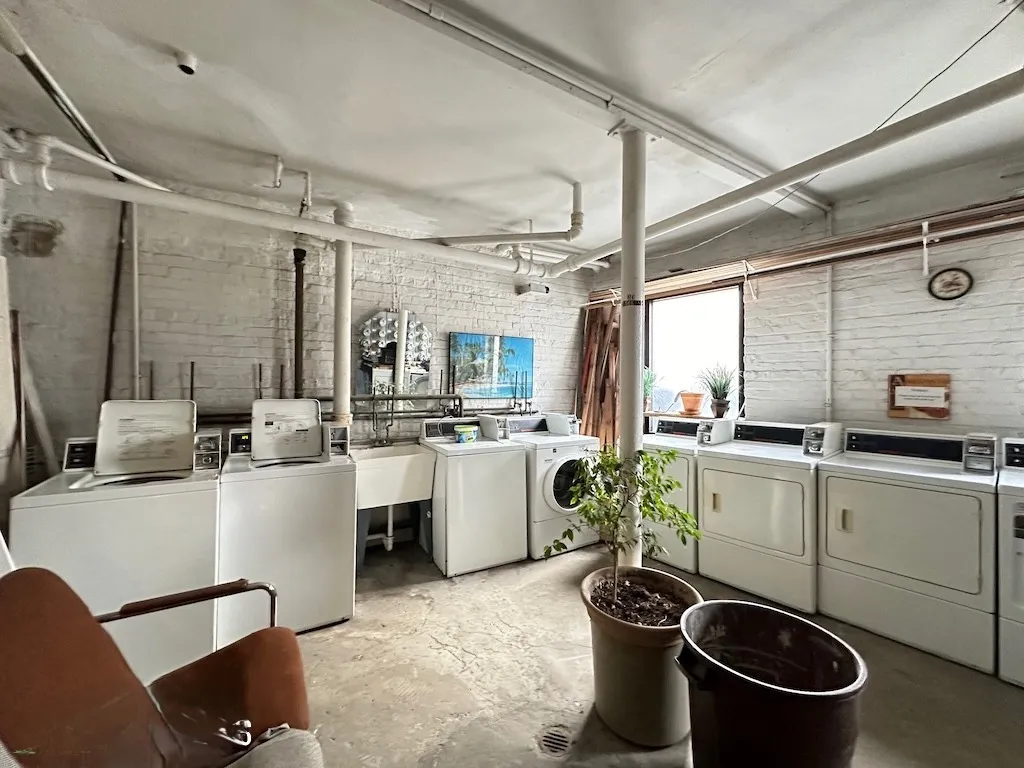 2432 N Linden Pl   60647 60647-unit#208-Chicago-IL