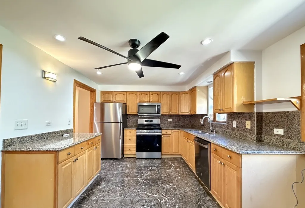 4928 N Lester Ave   60630 60630-unit#2A-Chicago-IL