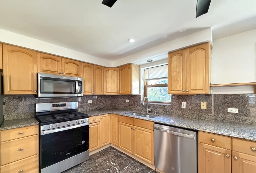 4928 N Lester Ave   60630 60630-unit#2A-Chicago-IL
