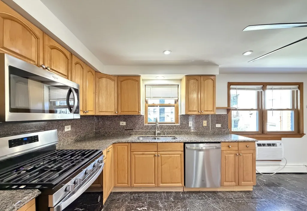 4928 N Lester Ave   60630 60630-unit#2A-Chicago-IL